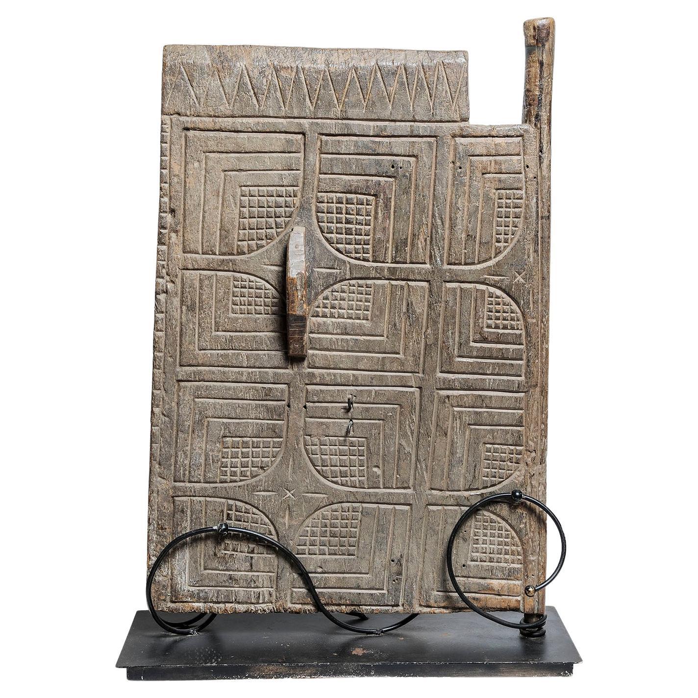  Sculpture moderne  avec une porte Primitive Borneo en vente