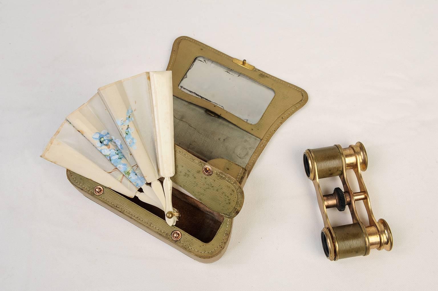 Argentine Binoculars and Elegant Old French Theatre Set for Ladies For Sale