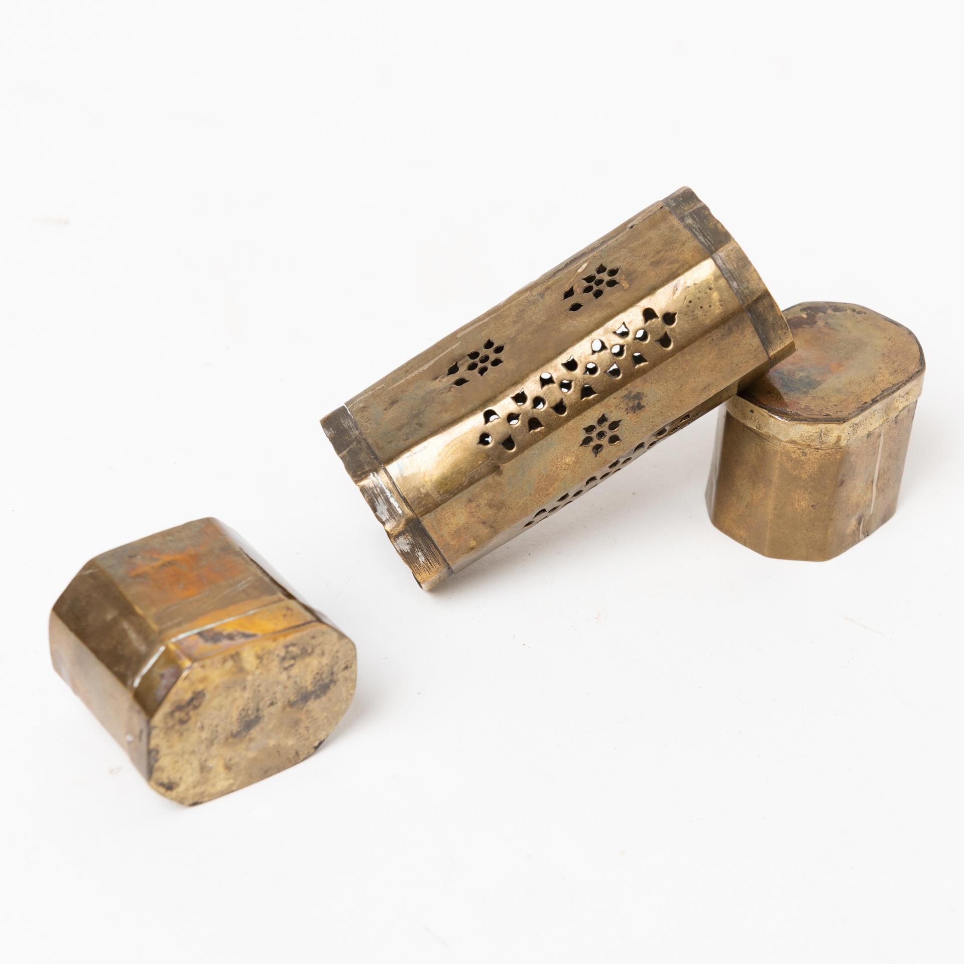 Message or Tea Leaves Holders For Sale 7