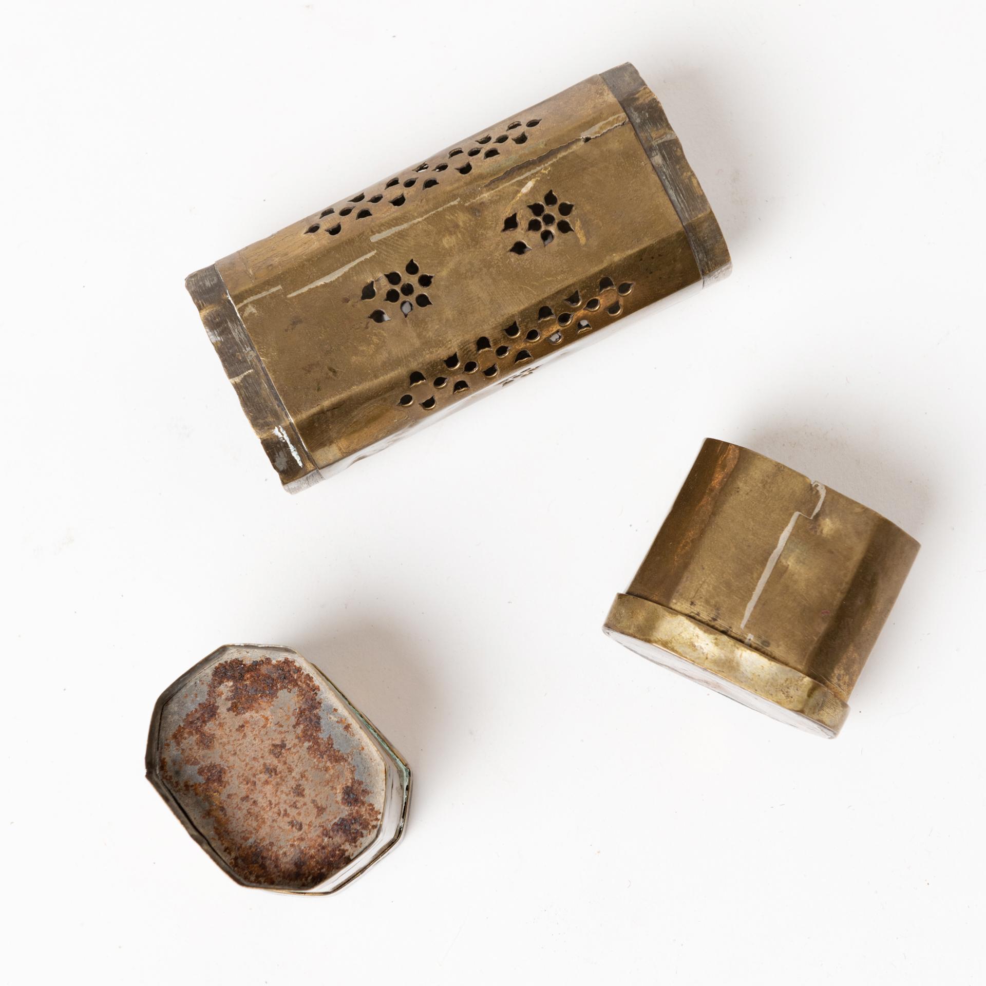 Message or Tea Leaves Holders For Sale 6