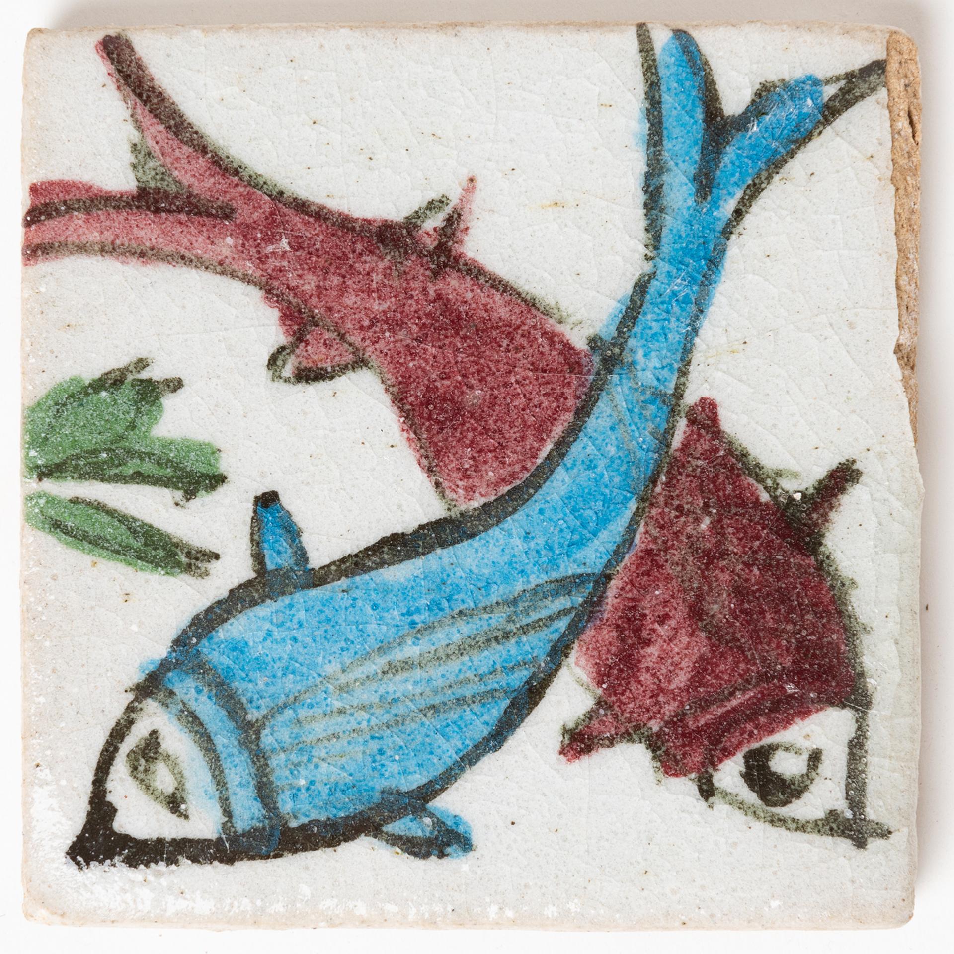 Kleine Fische Handbemalte Keramikfliesen (20. Jahrhundert) im Angebot
