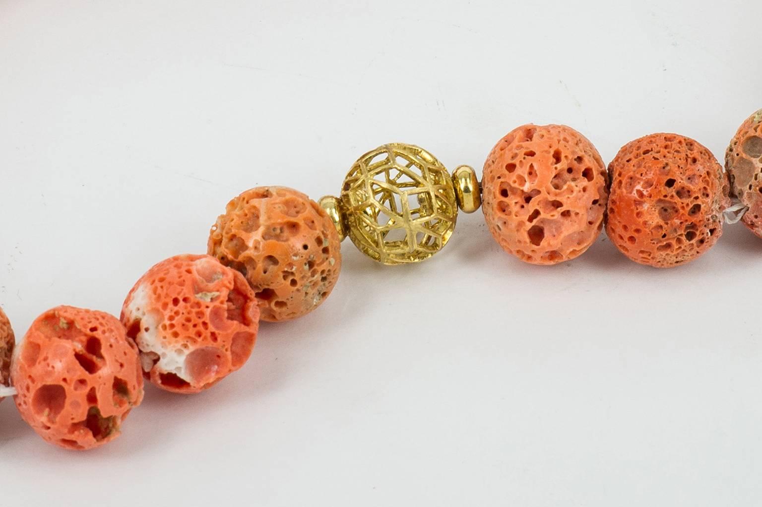 Archaistic Coral Madrepora Necklace with Gold For Sale