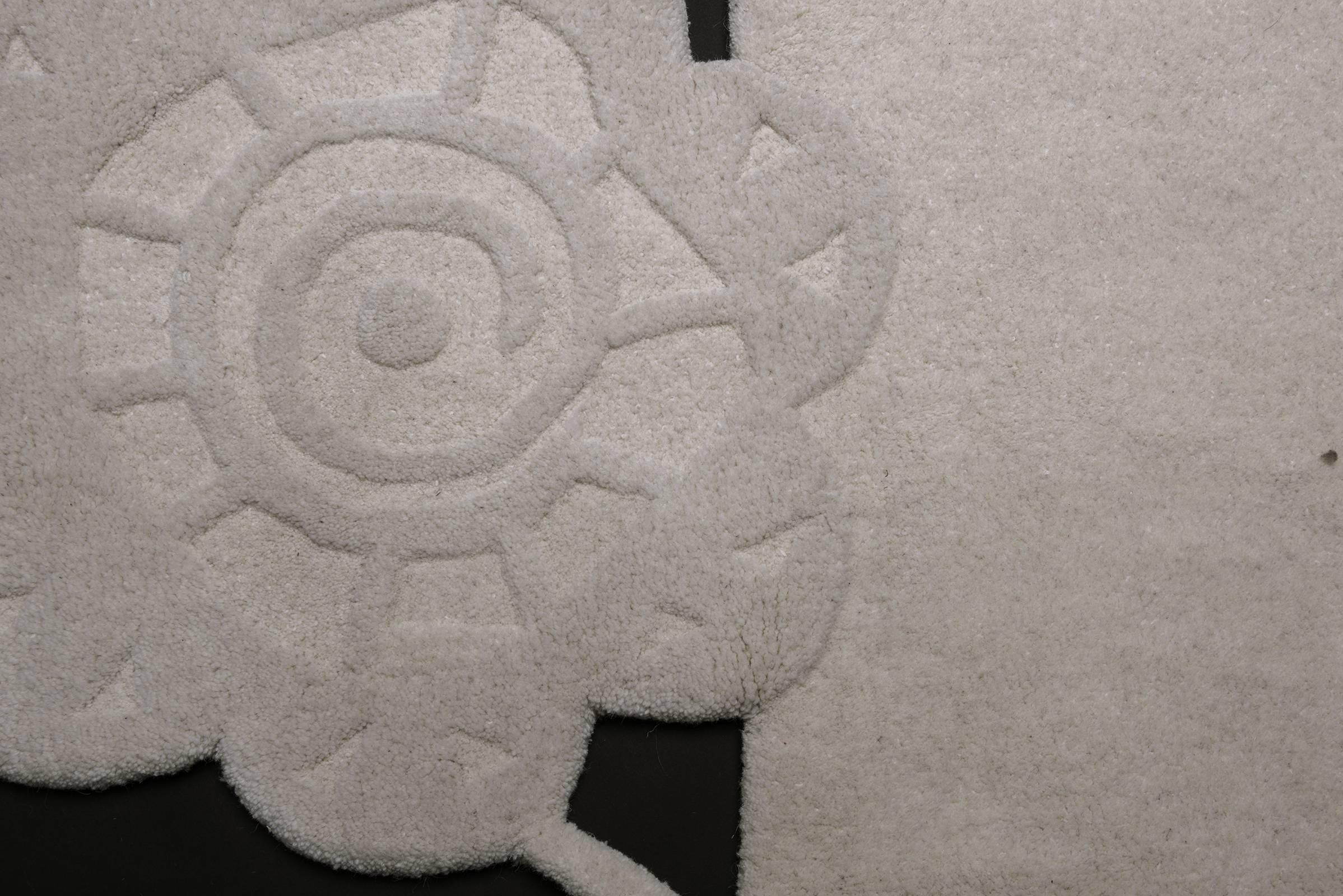 20ième siècle Tapis minimaliste et moderne « Snow Rose », idéal pour le fond du lit en vente