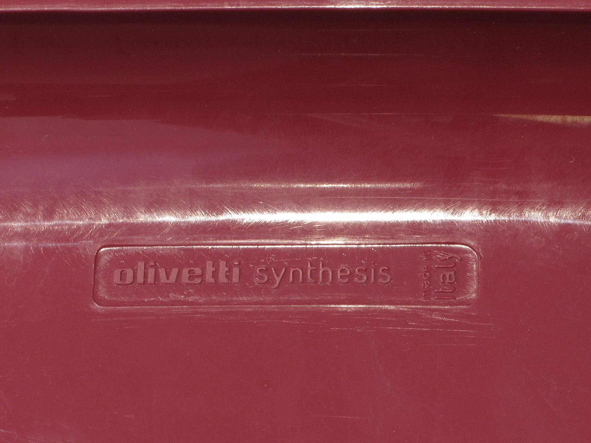 Fait à la machine Chaises Synthesis d'Ettore Sottsass pour Olivetti en vente