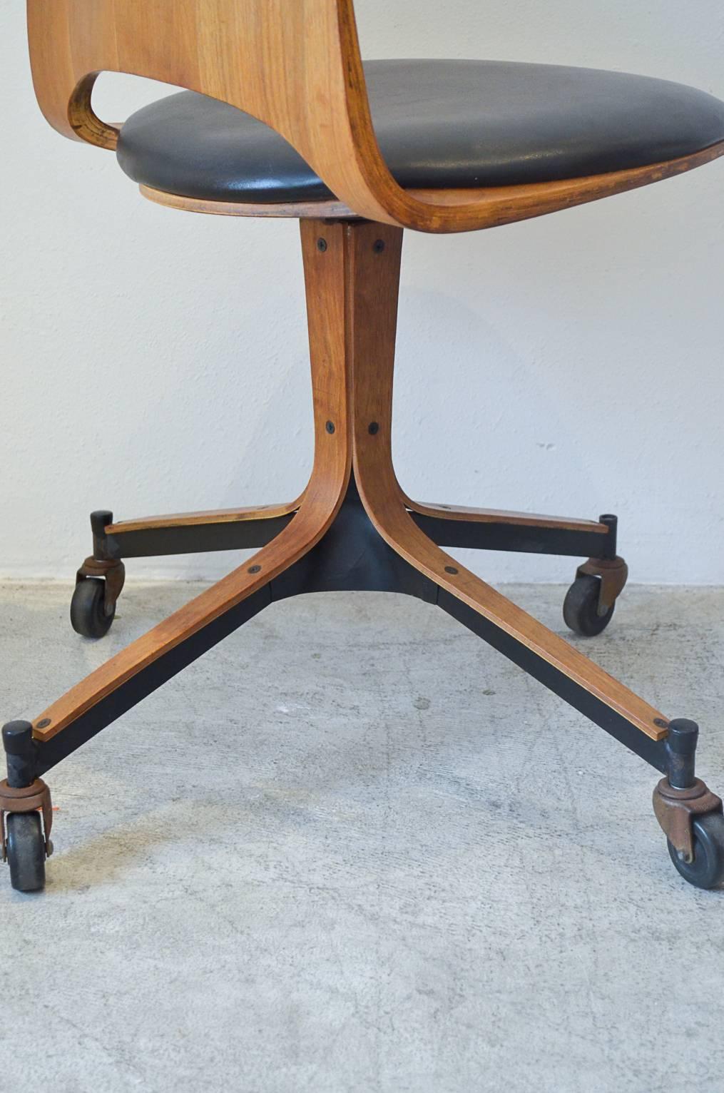 Mid-Century Modern Swivel Desk Chair by George Mulhauser for Plycraft
