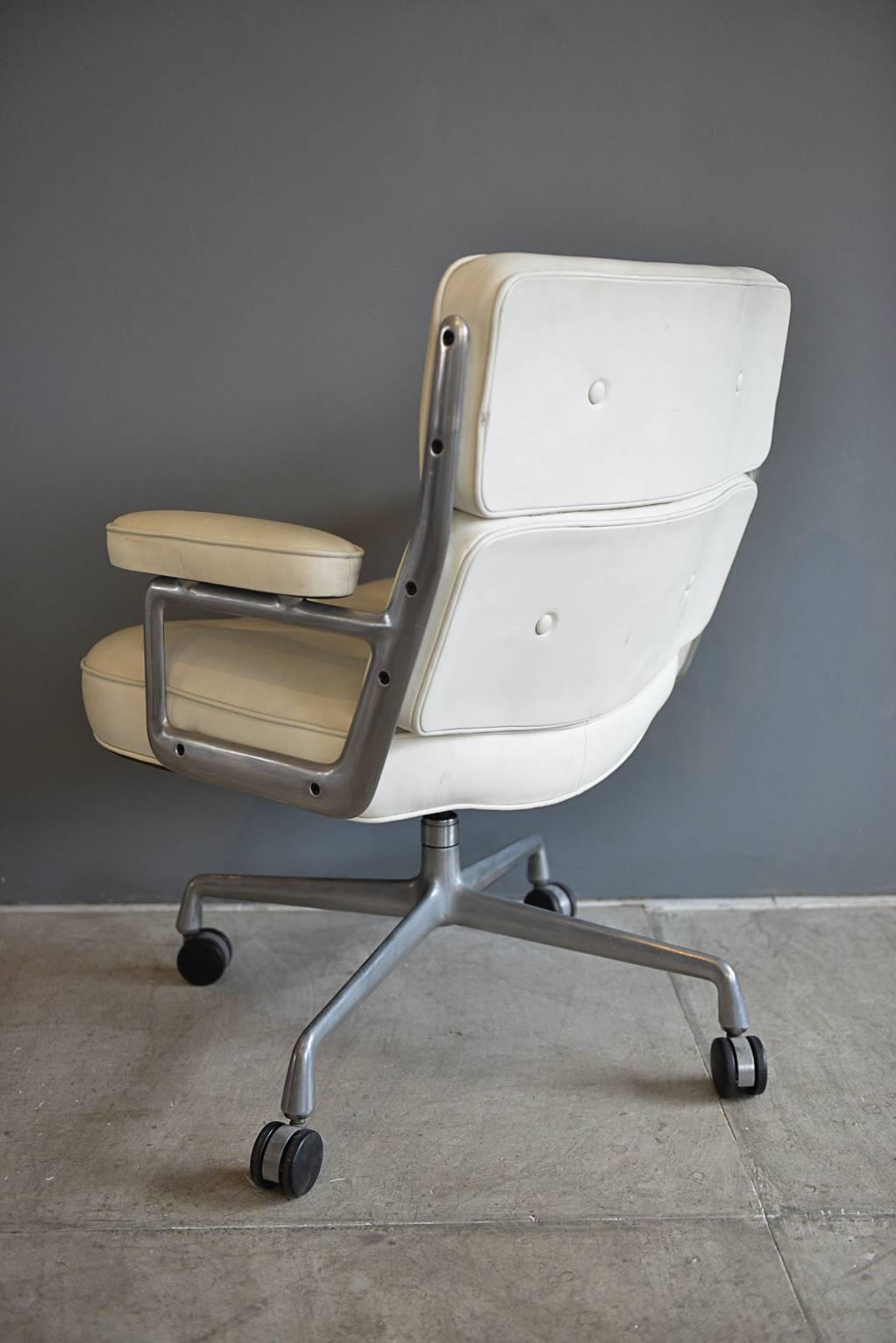 Mid-Century Modern Charles Eames Time Life White Leather Chair