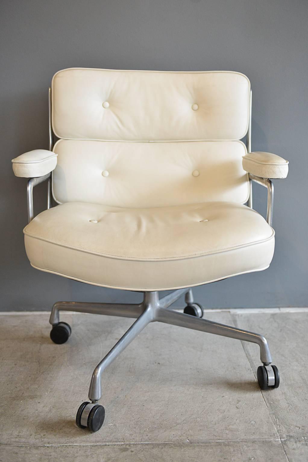 American Charles Eames Time Life White Leather Chair
