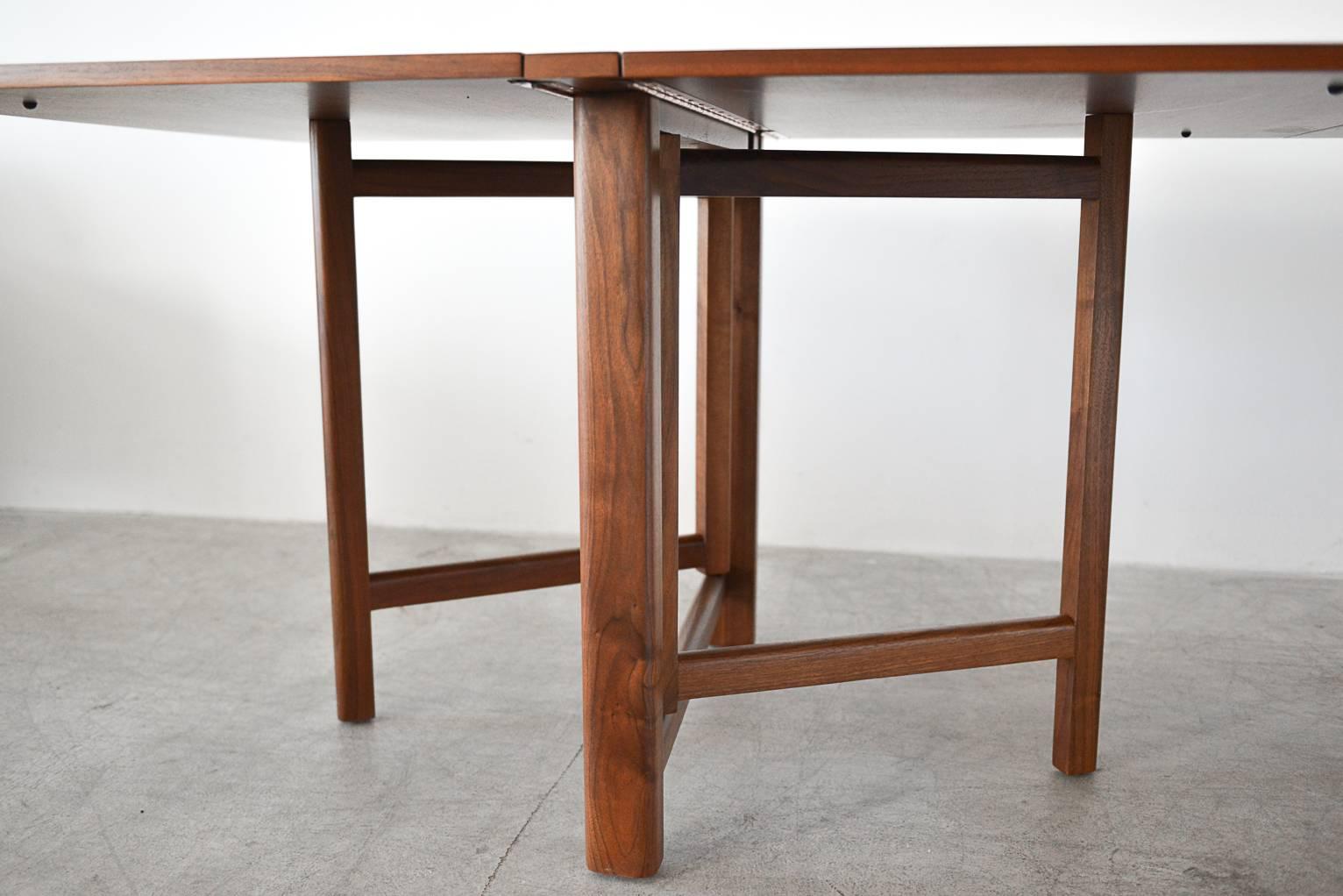 Bruno Mathsson 'Maria' Gateleg Expandable Dining Table In Excellent Condition In Costa Mesa, CA