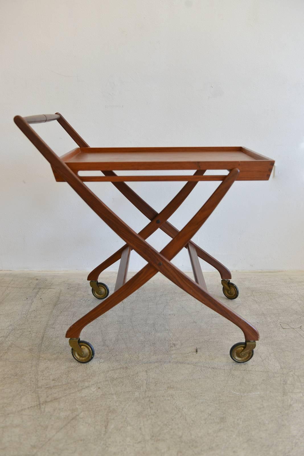 Danish Teak Folding Serving Cart In Good Condition In Costa Mesa, CA