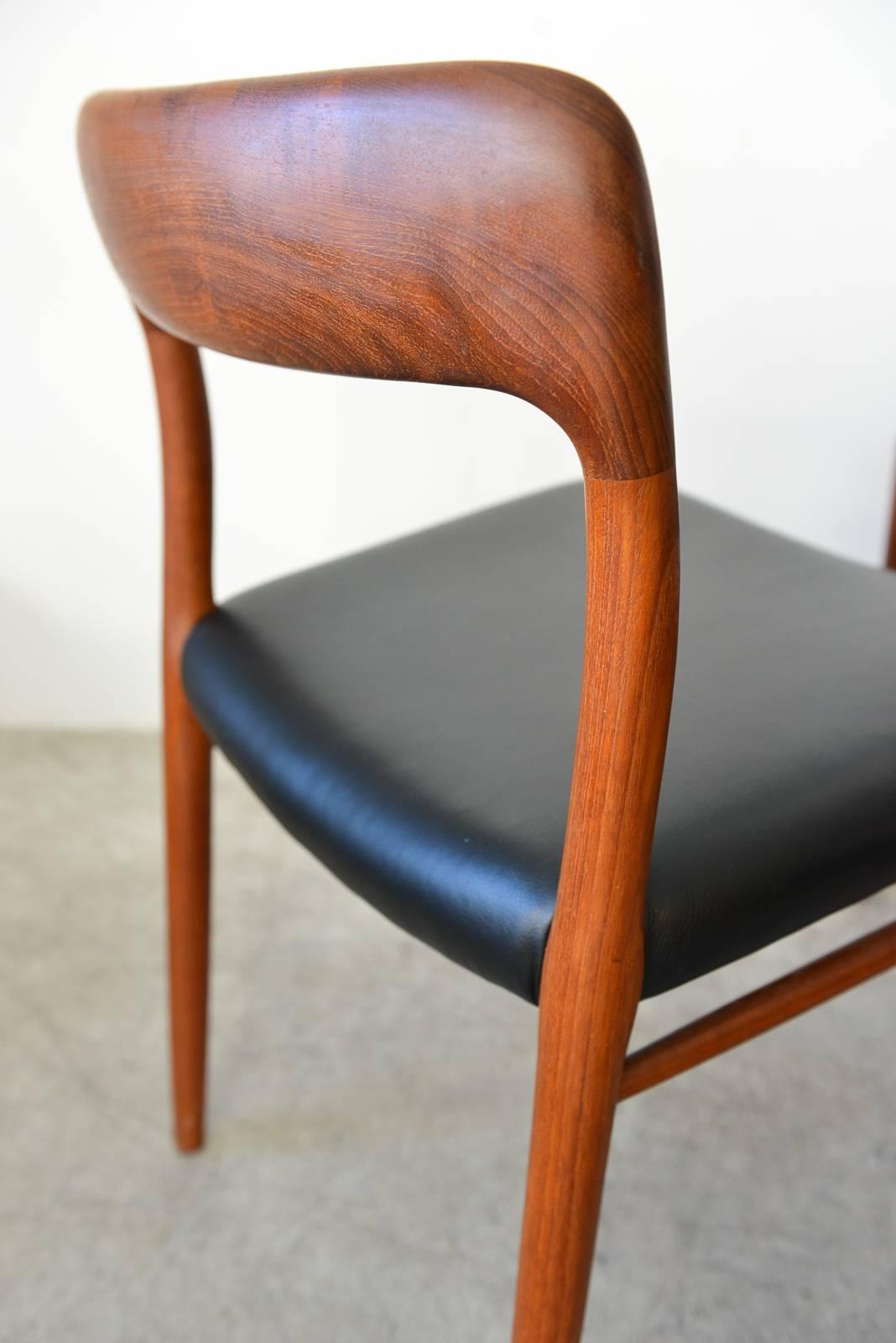 Set of Eight Model 75 Dining Chairs by N.O. Moller, circa 1964 In Excellent Condition In Costa Mesa, CA