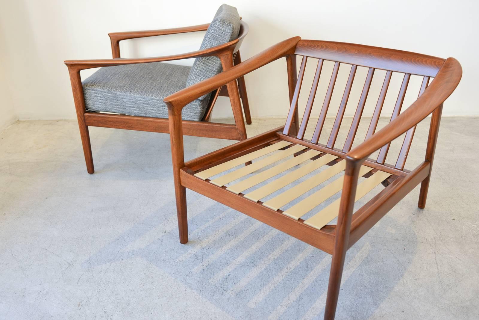 Mid-20th Century Pair of Sculpted Lounge Chairs by Folke Ohlsson for Bodafors Sweden, circa 1960