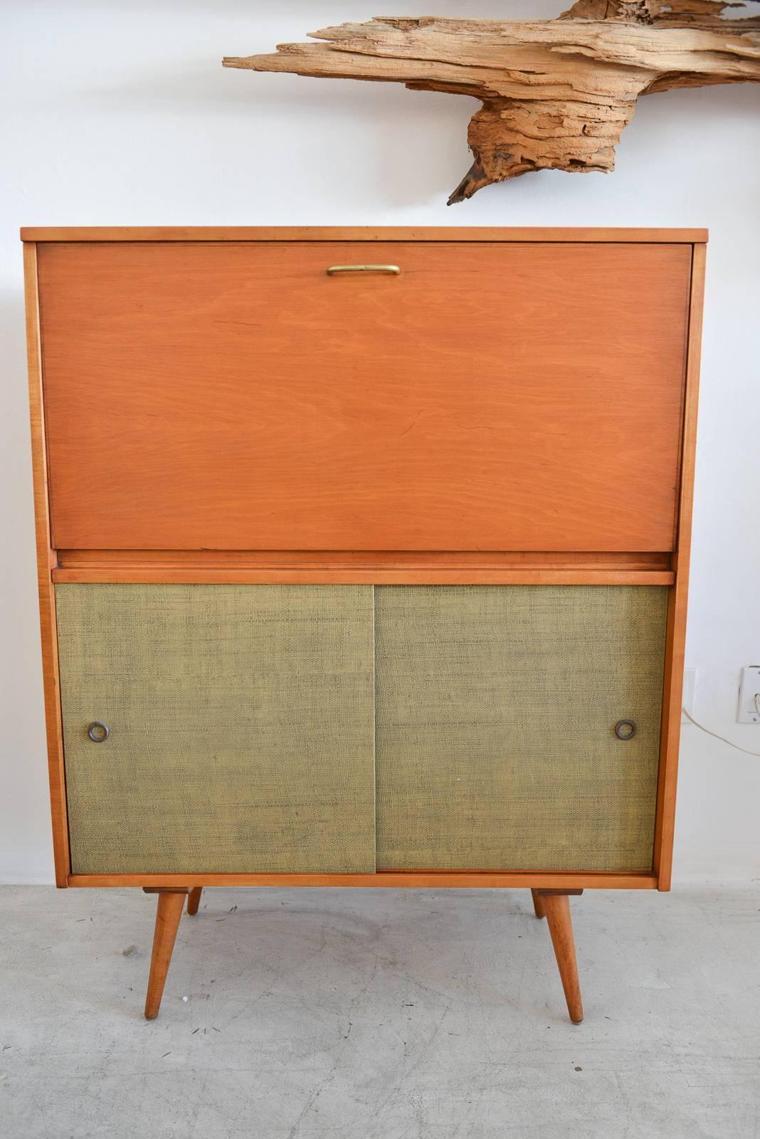 American Paul McCobb Secretary Desk with Grasscloth Doors, circa 1955