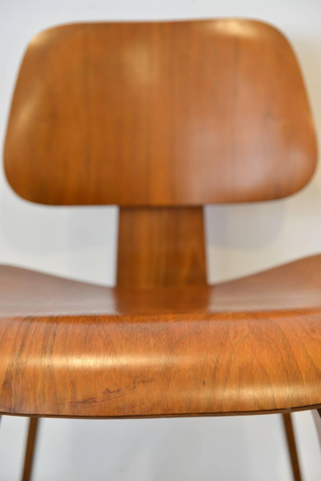 eames molded plywood chair vintage