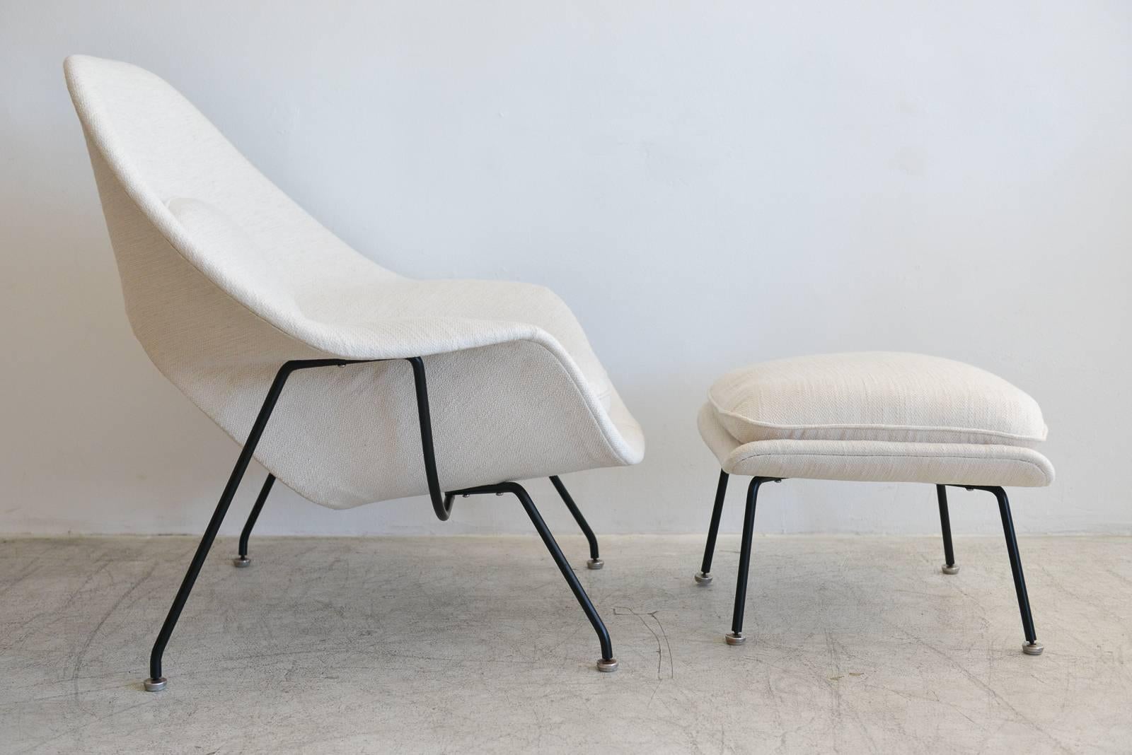 Mid-Century Modern Eero Saarinen for Knoll Womb Chair and Ottoman, circa 1965