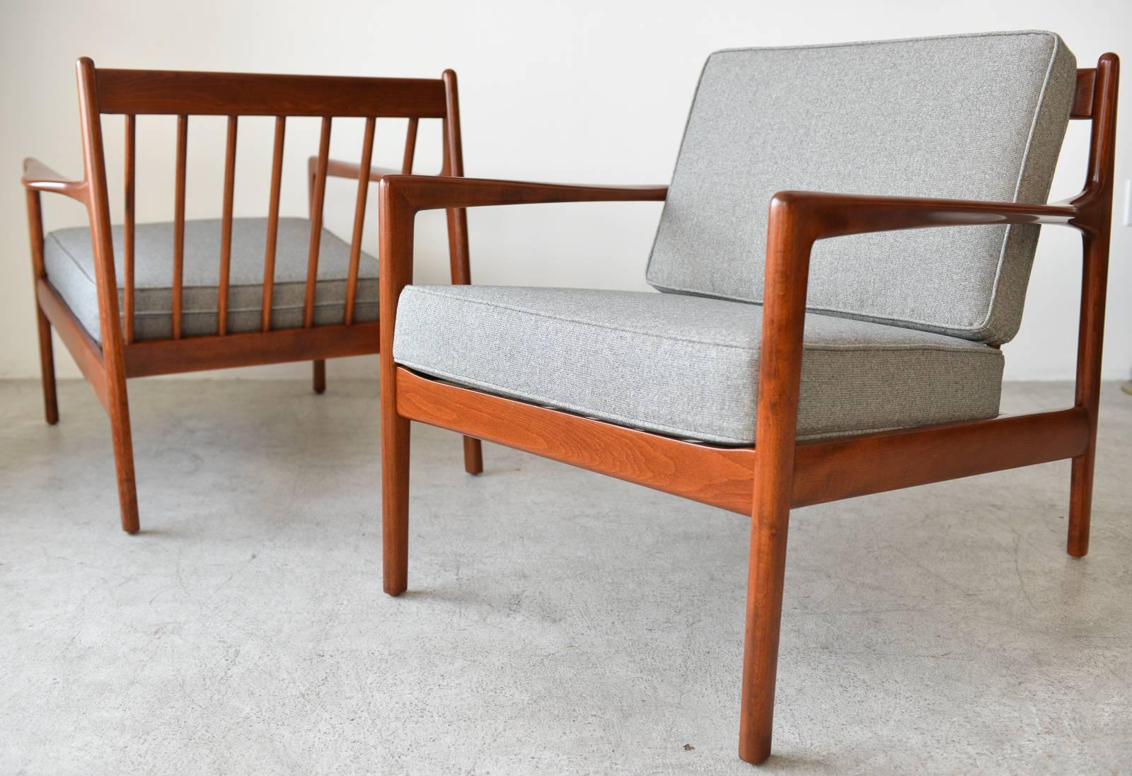 Swedish Pair of Walnut Lounge Chairs by Folke Ohlsson for DUX, Sweden, circa 1960