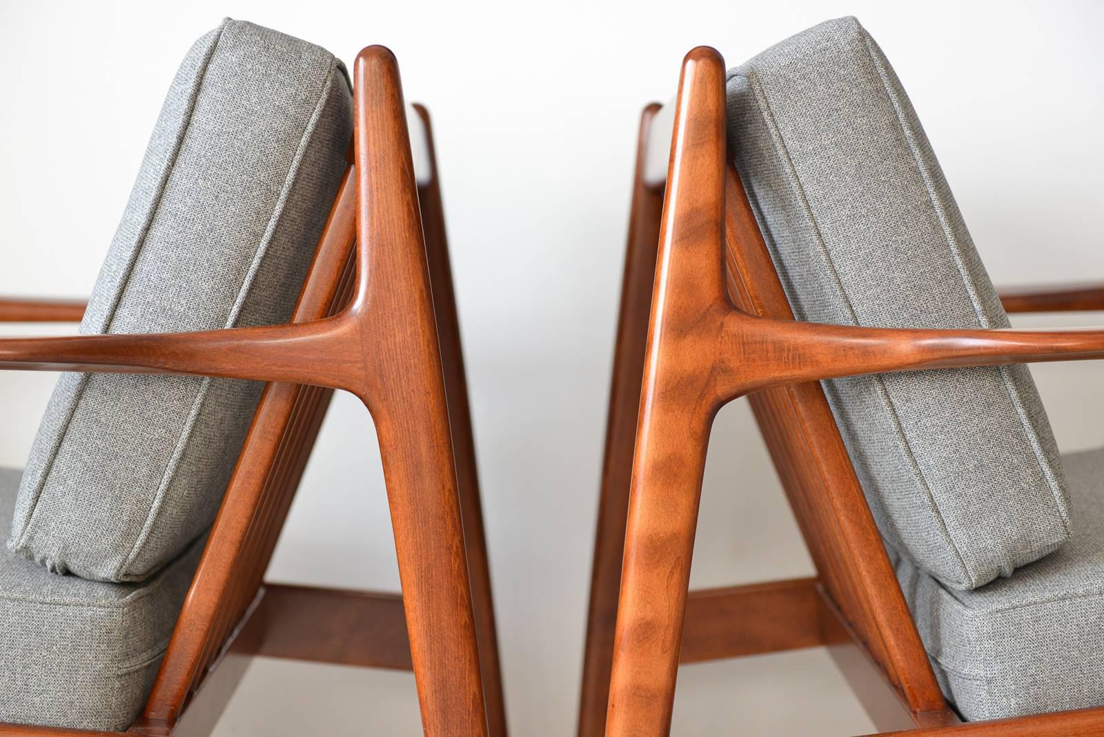 Pair of Walnut Lounge Chairs by Folke Ohlsson for DUX, Sweden, circa 1960 In Excellent Condition In Costa Mesa, CA