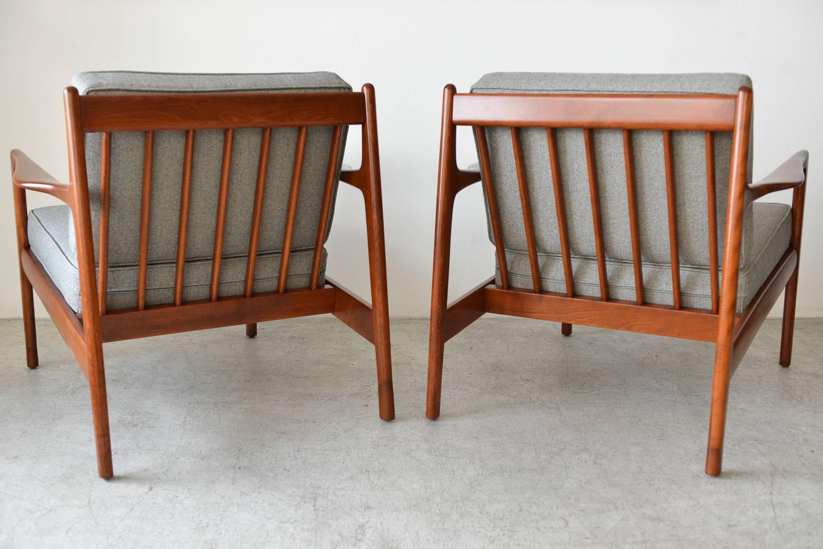 Scandinavian Modern Pair of Walnut Lounge Chairs by Folke Ohlsson for DUX, Sweden, circa 1960