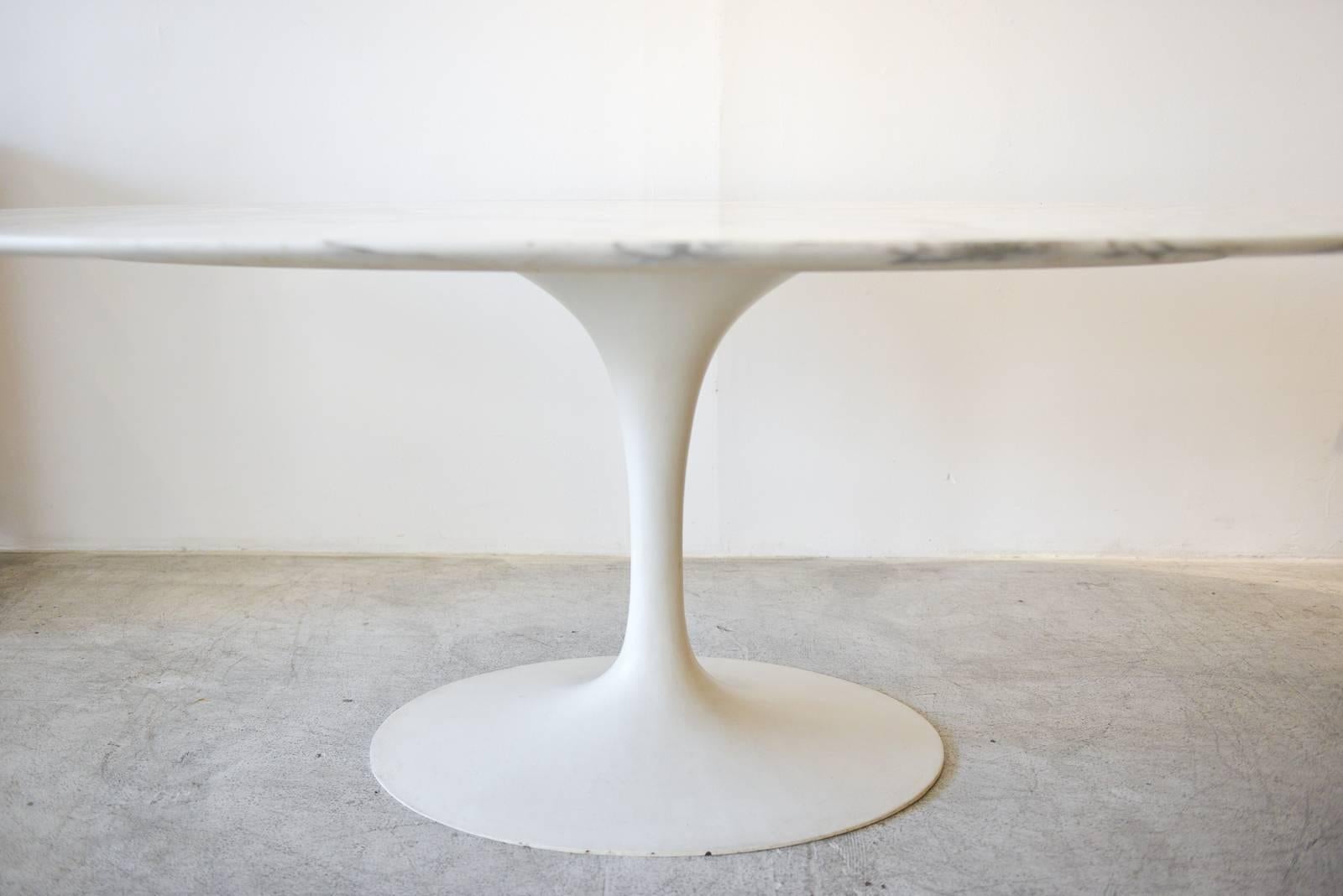 Mid-20th Century Eero Saarinen for Knoll Oval Marble Dining Table, circa 1960