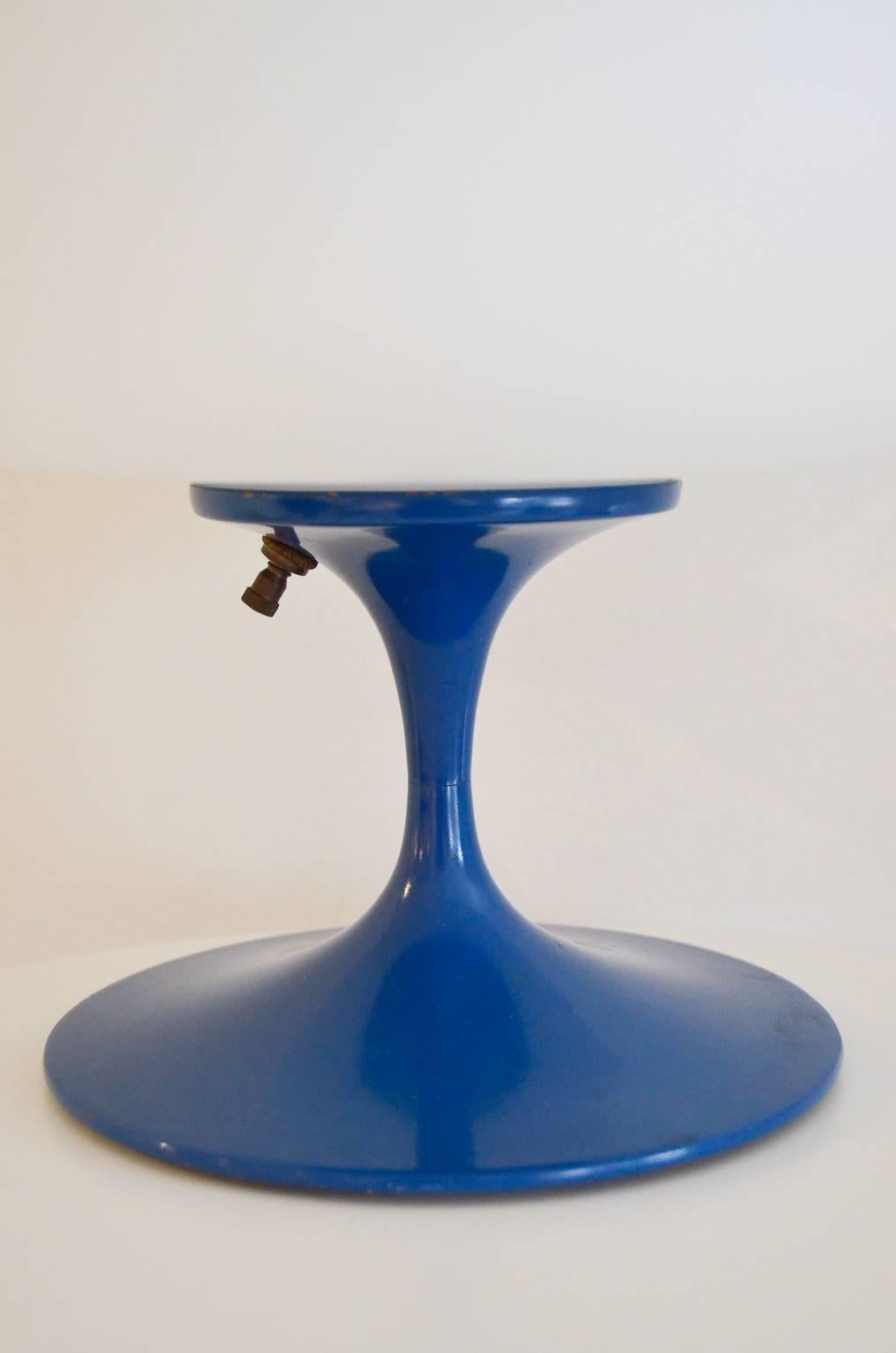 Original Laurel mushroom lamp with rare blue base. Beautiful soft light, these classic lamps never go out of style, and the perfect addition to your home.

Hardly any wear to the base, it is in near perfect condition and the inner ceramic socket