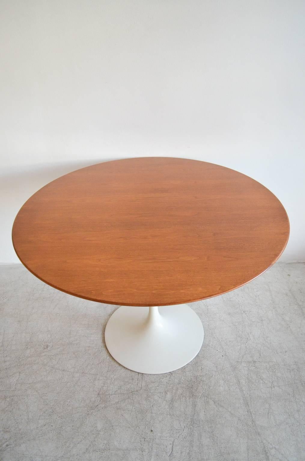 Mid-Century Modern Eero Saarinen for Knoll Walnut Dining Table