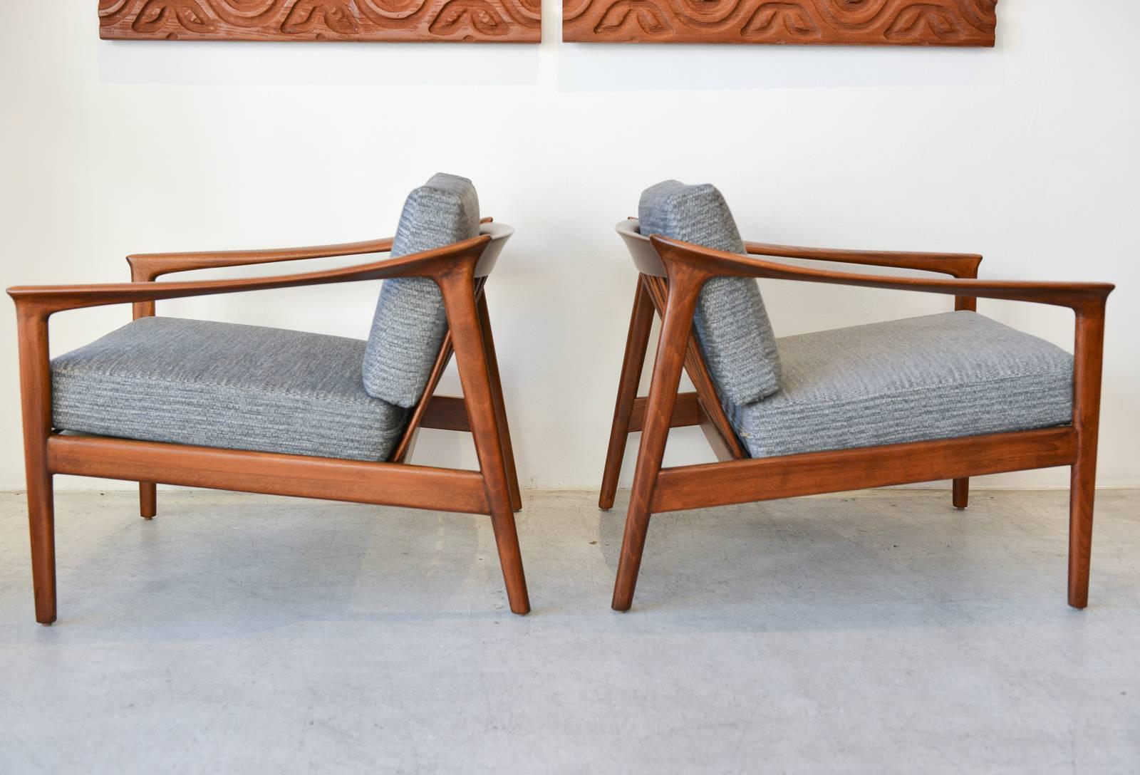 Pair of Sculpted Lounge Chairs by Folke Ohlsson for Bodafors Sweden, circa 1960 In Excellent Condition In Costa Mesa, CA