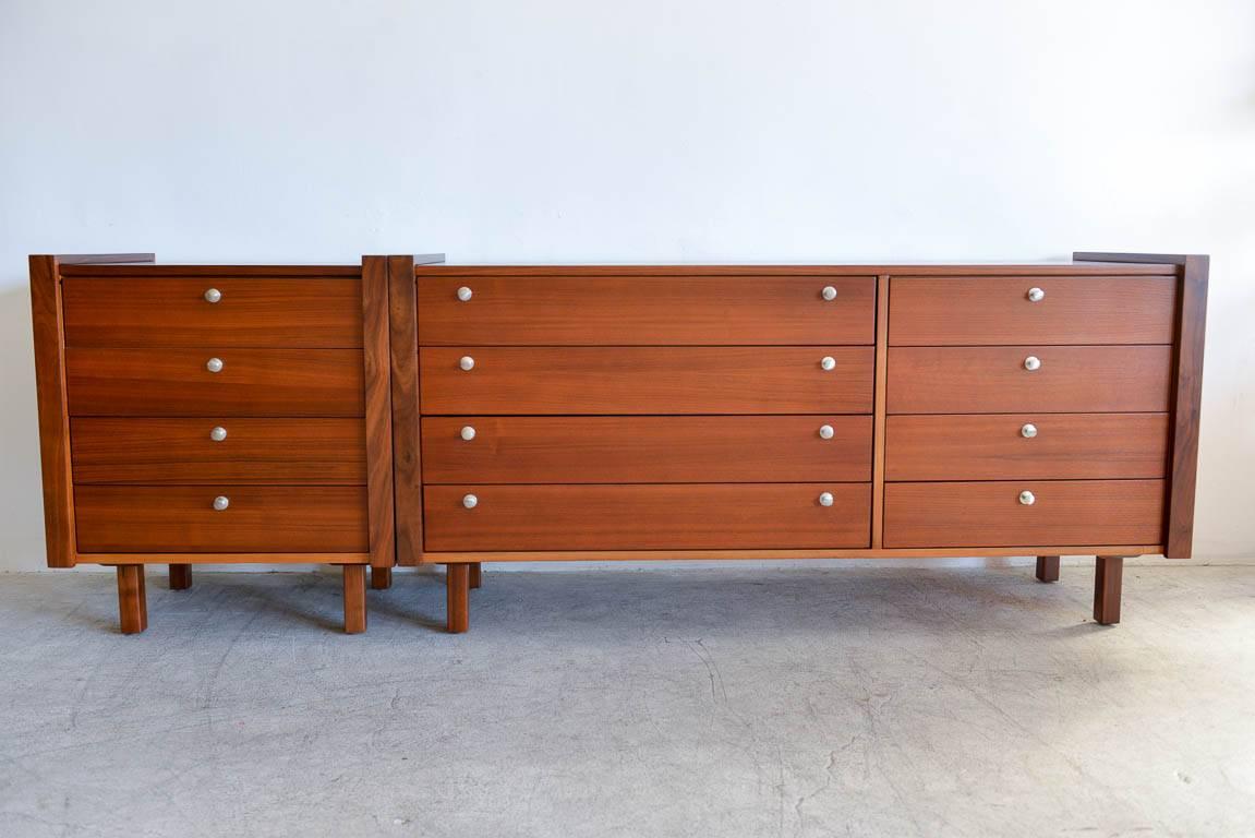 Martin Borenstein for Brown Saltman Petite Modular Walnut Dresser, circa 1960 2