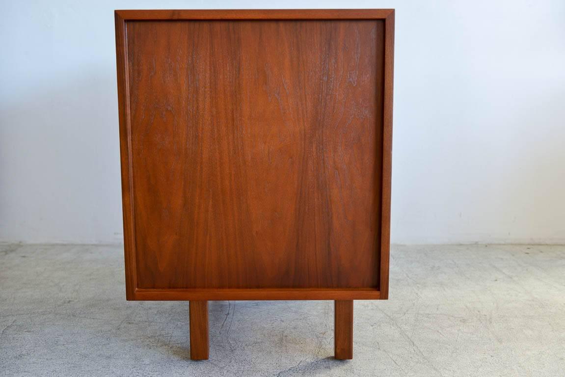 Mid-Century Modern Martin Borenstein for Brown Saltman Petite Modular Walnut Dresser, circa 1960