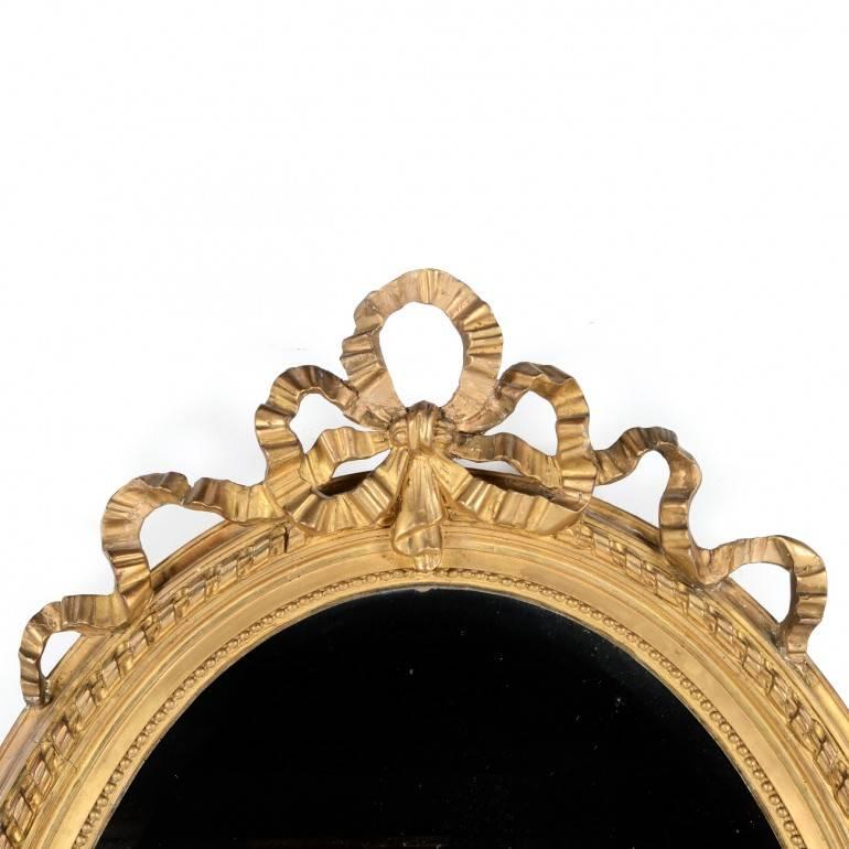 French Oval Louis XVI-Style Gilt Mirror In Excellent Condition In Vancouver, British Columbia
