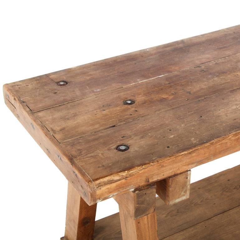 Rustic Antique French Carpenter’s Work Bench In Good Condition In Vancouver, British Columbia