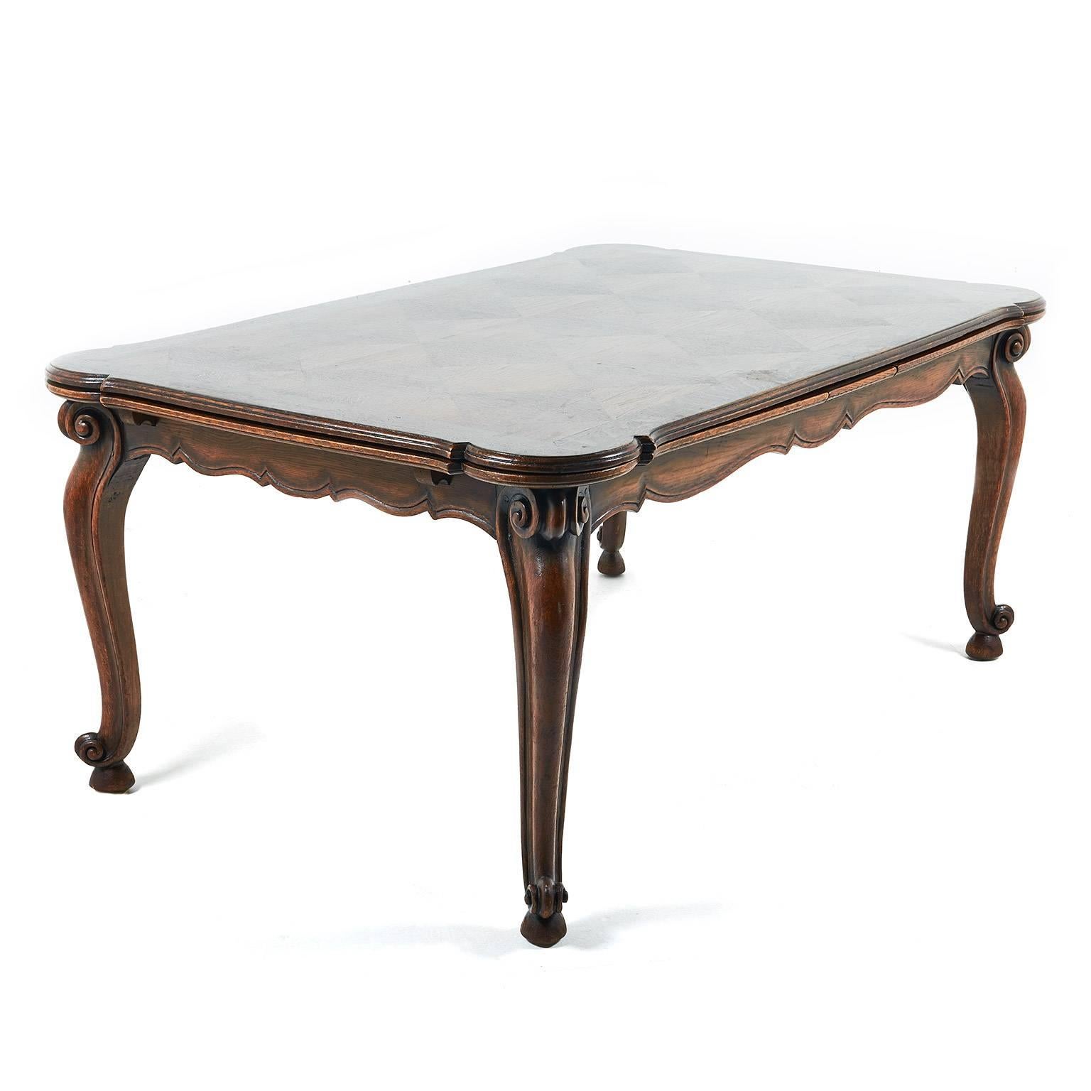 Antique Large French Louis XV-Style Oak Table In Excellent Condition In Vancouver, British Columbia