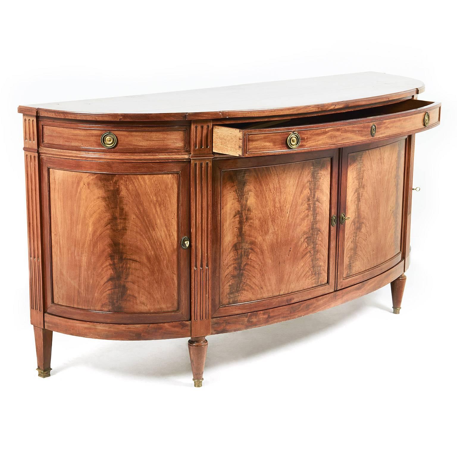 Antique French Demilune Sideboard in Mahogany, FY-934 In Excellent Condition In Vancouver, British Columbia