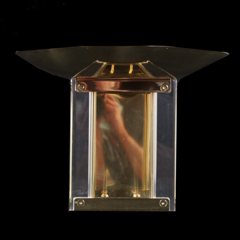 Fredrick Ramond Fackel-Wandleuchter aus Messing und Lucite, Paar