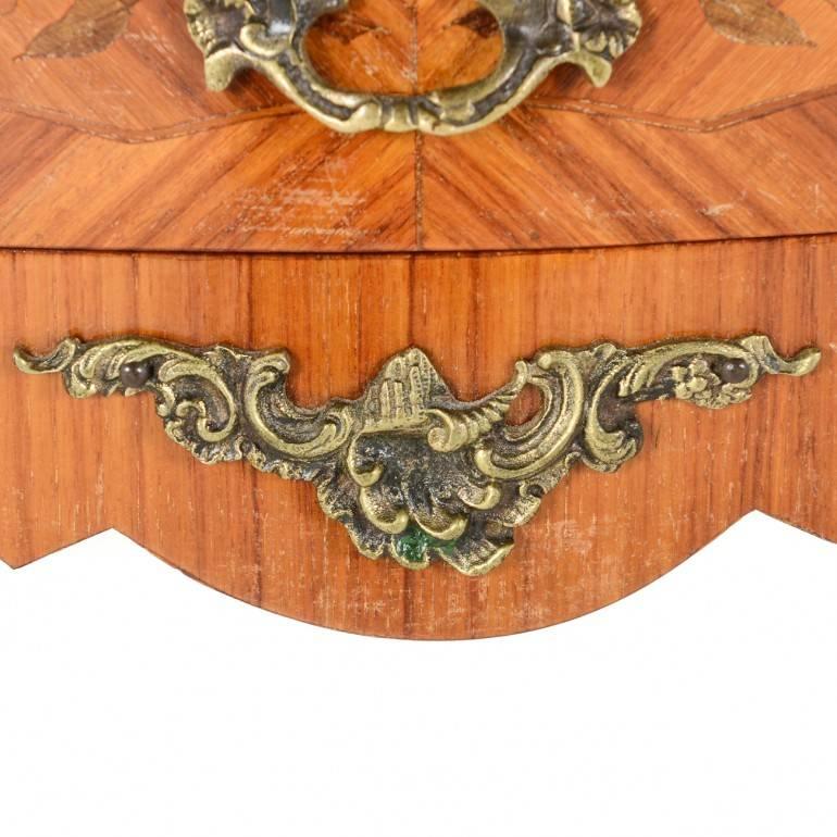 Pair of Louis XV Style Nightstands or Bed Tables in Marquetry, circa 1930 In Excellent Condition In Vancouver, British Columbia