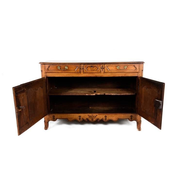 Mid-19th century French country inlaid oak buffet. Lots of 