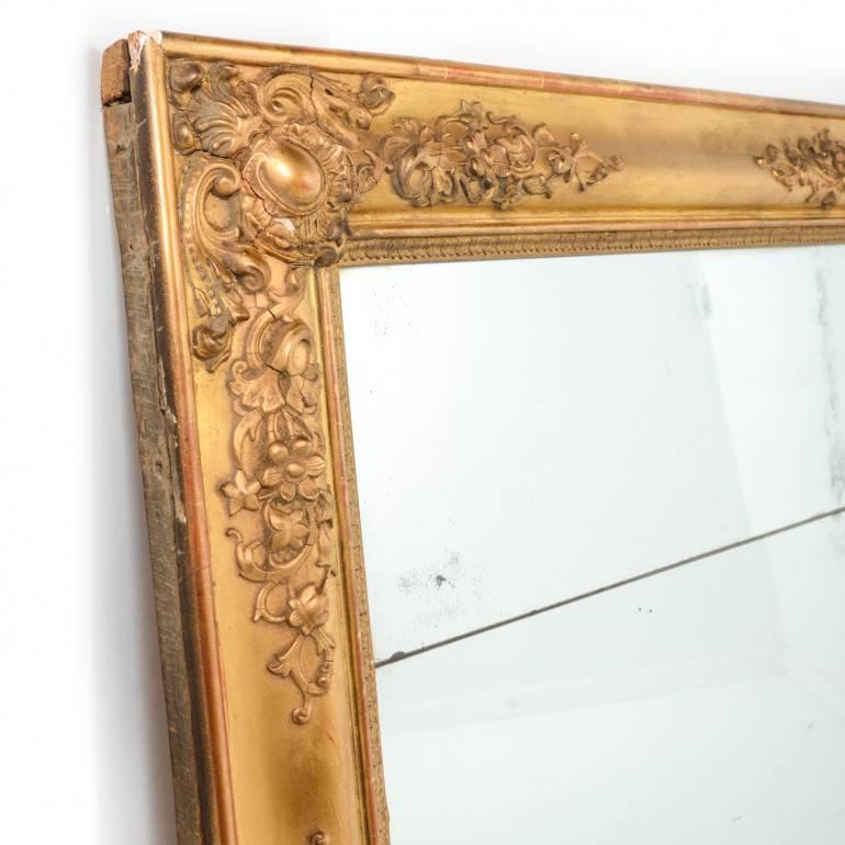 Lovely antique French gilt mirror with sectioned glass (as occasionally seen on 19th century French mirrors). Would enhance any room.





 