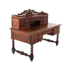 Ancien bureau français de style victorien en chêne avec pieds tournés et sculpture à la main C.1880