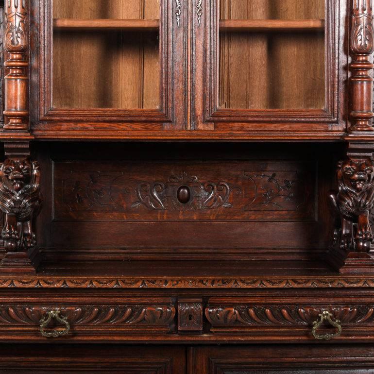 Antique French Oak Hand-Carved Hunter’s Cabinet, 19th Century In Excellent Condition In Vancouver, British Columbia