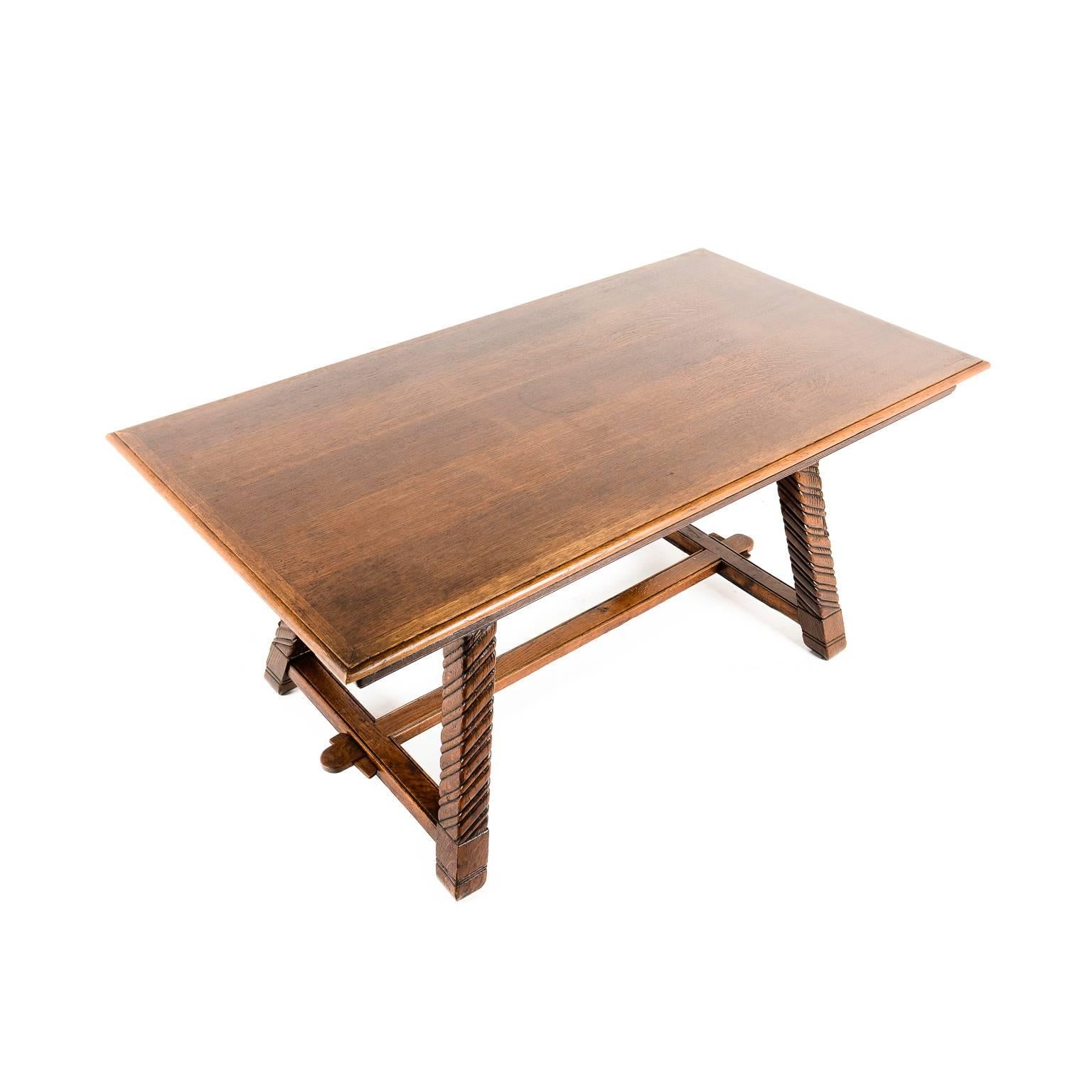 Vintage French Oak Dining Room Table from the Alsace Lorraine of France In Excellent Condition In Vancouver, British Columbia