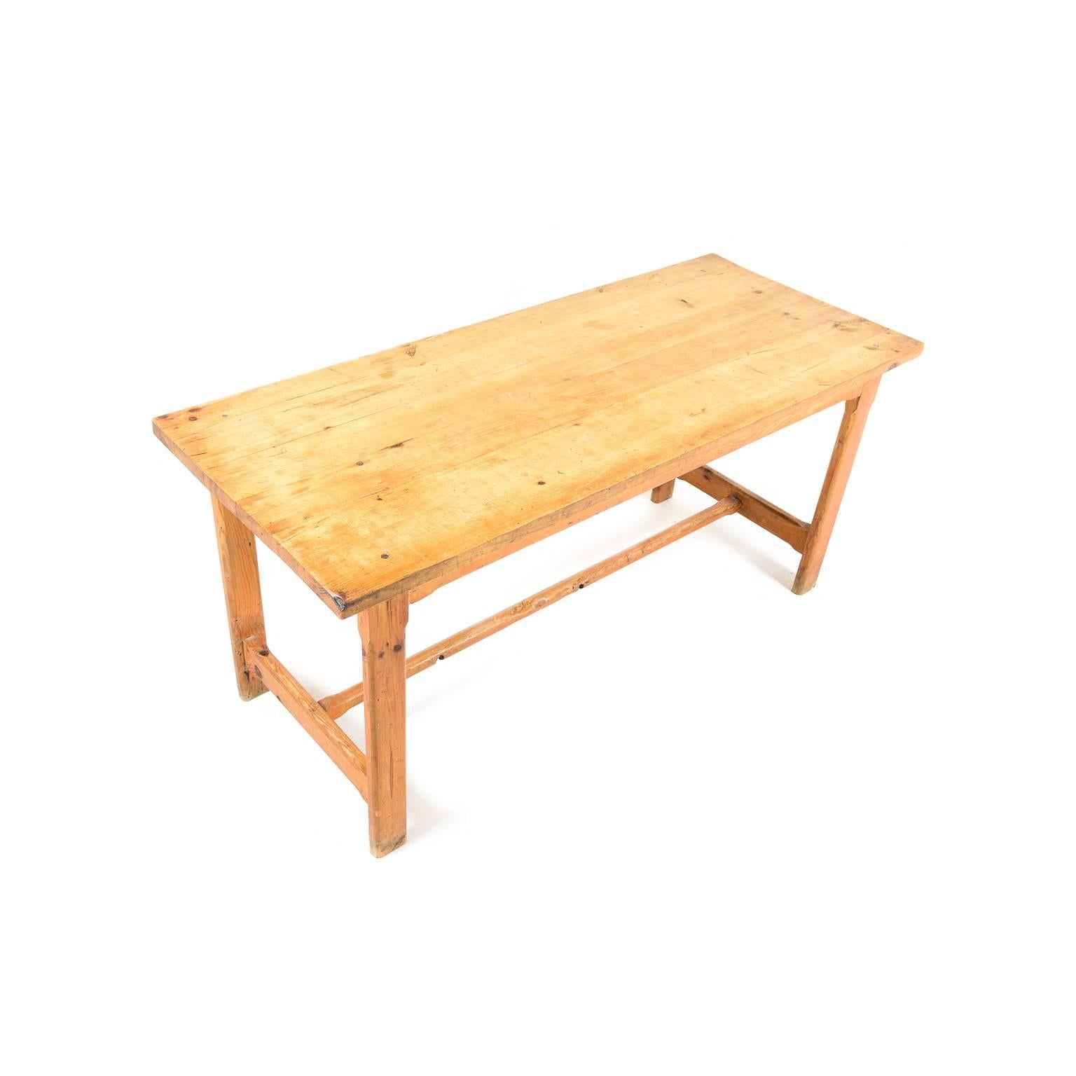 Antique Early 20th Century French Solid Pine Trestle Table In Excellent Condition In Vancouver, British Columbia