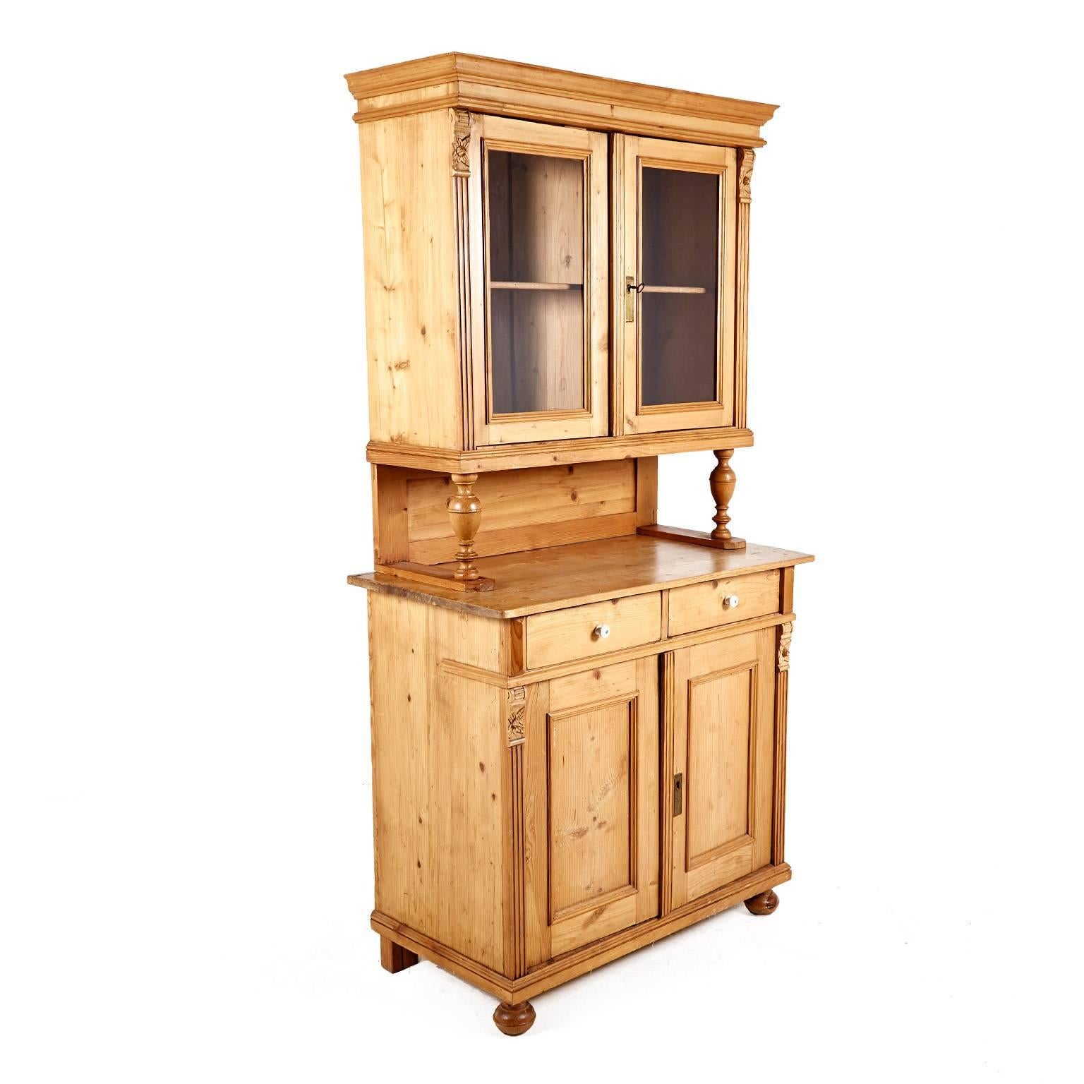 Small Continental European Pine Buffet, circa 1890 In Excellent Condition In Vancouver, British Columbia