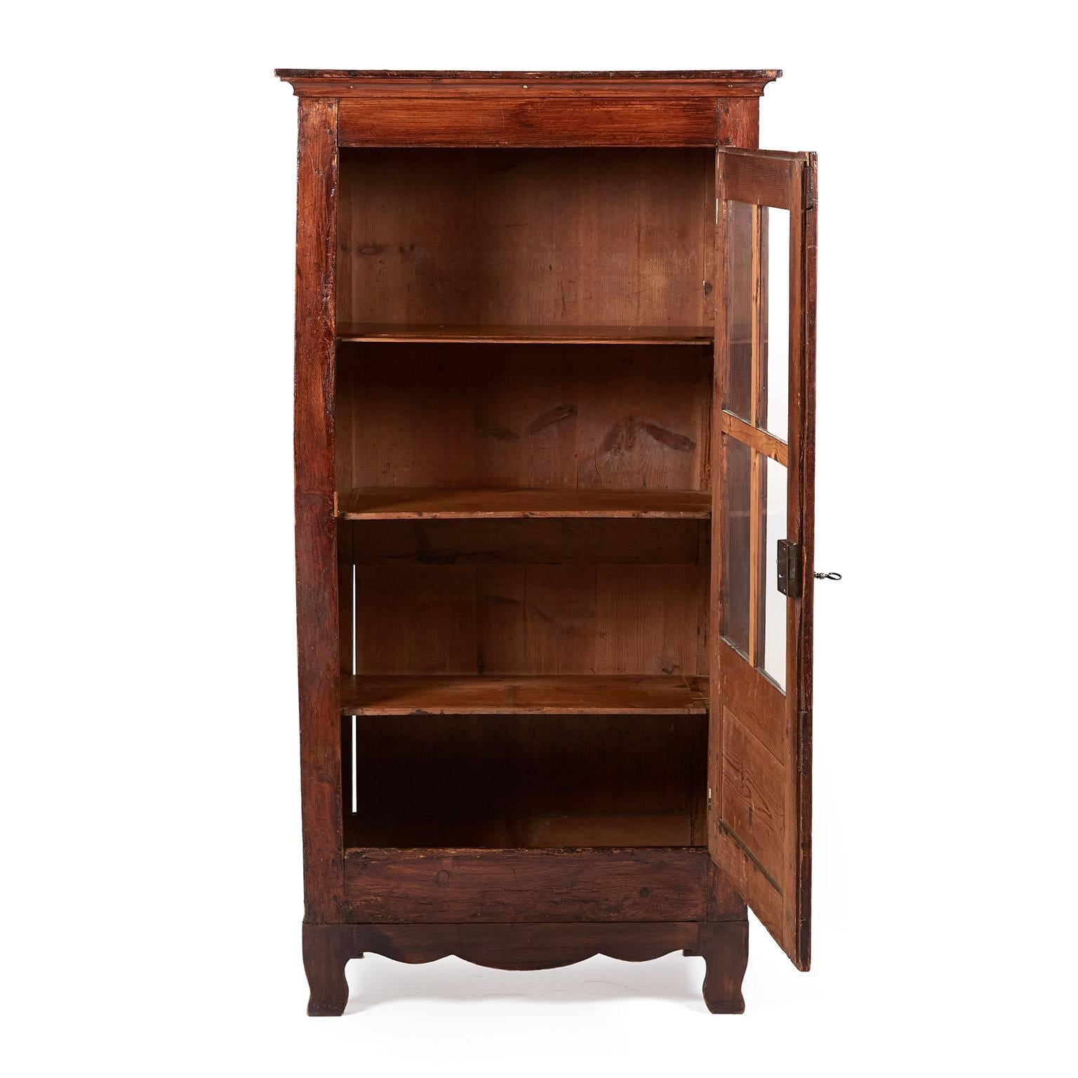 Small Antique Country French Cabinet, circa 1880 In Excellent Condition In Vancouver, British Columbia