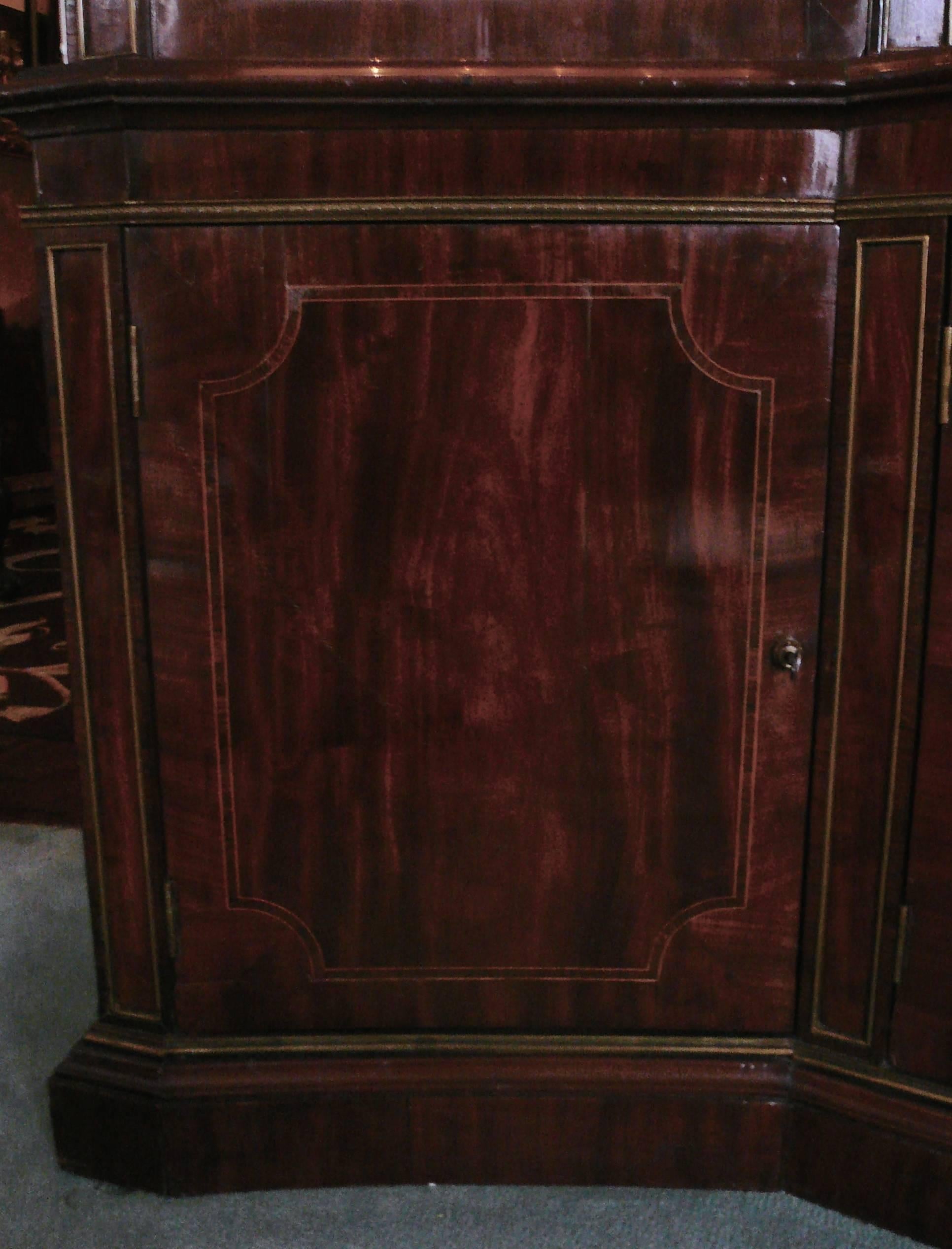English Regency Brass Inlayed Mahogany Breakfront Attributed to Gillows In Excellent Condition In Pittsburgh, PA