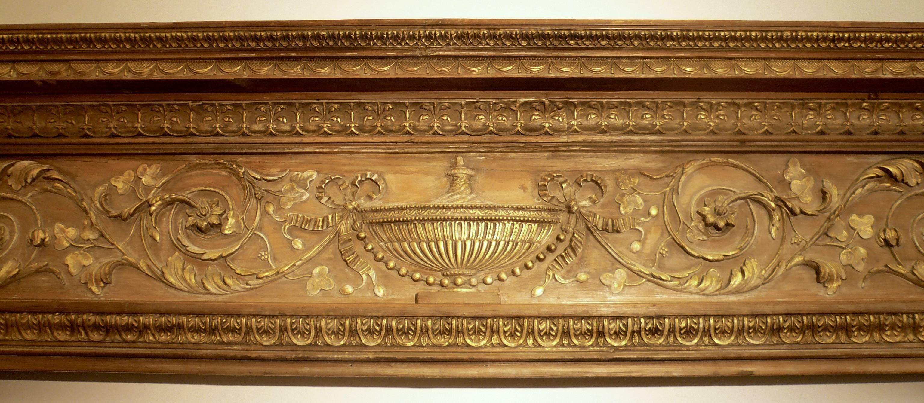 English Georgian Carved Pine Fireplace Mantle with Gilt Elements In Good Condition For Sale In Pittsburgh, PA