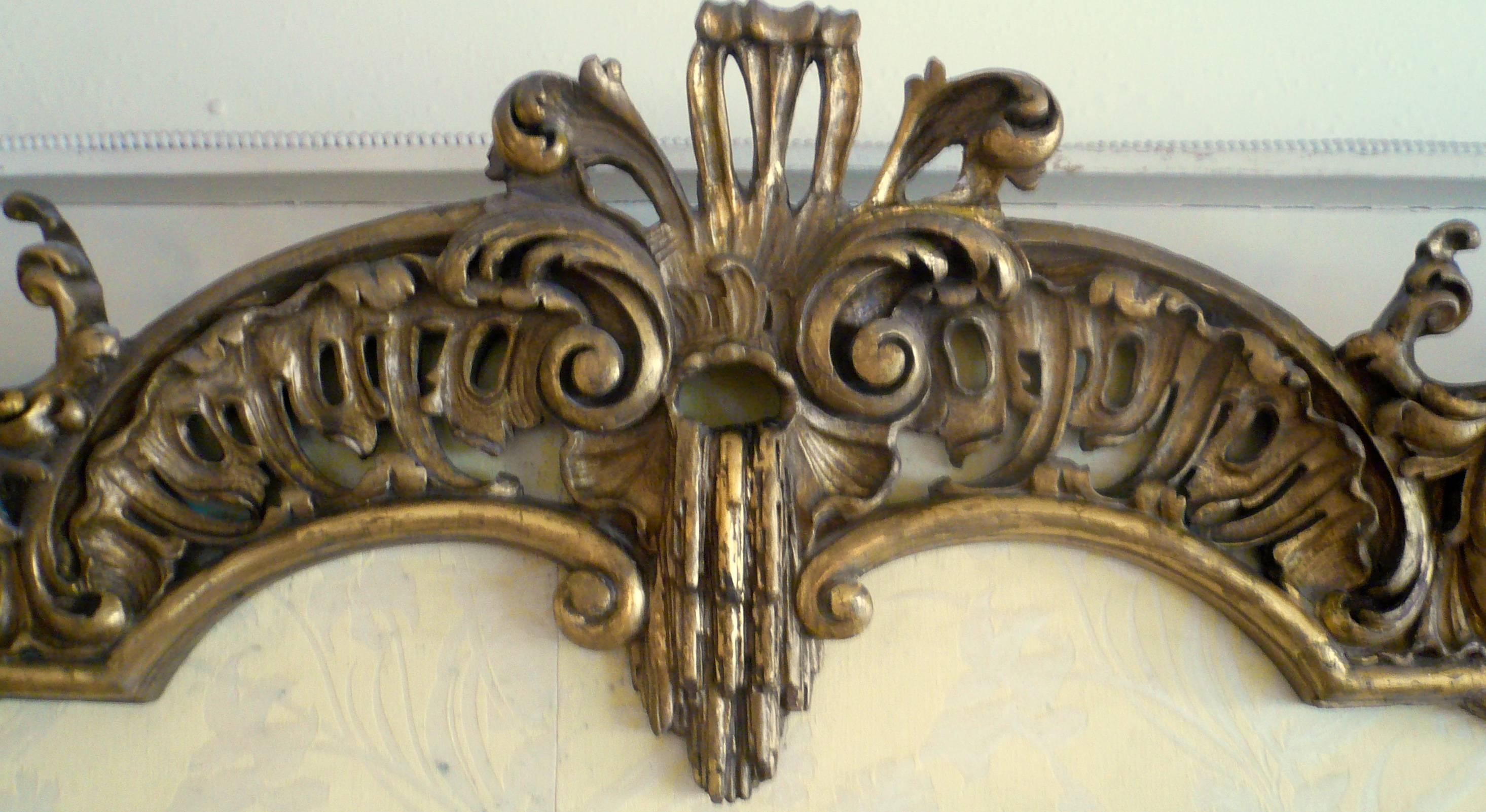 19th Century Carved and Giltwood Chinese Chippendale Style Pelmet with Damask Valance