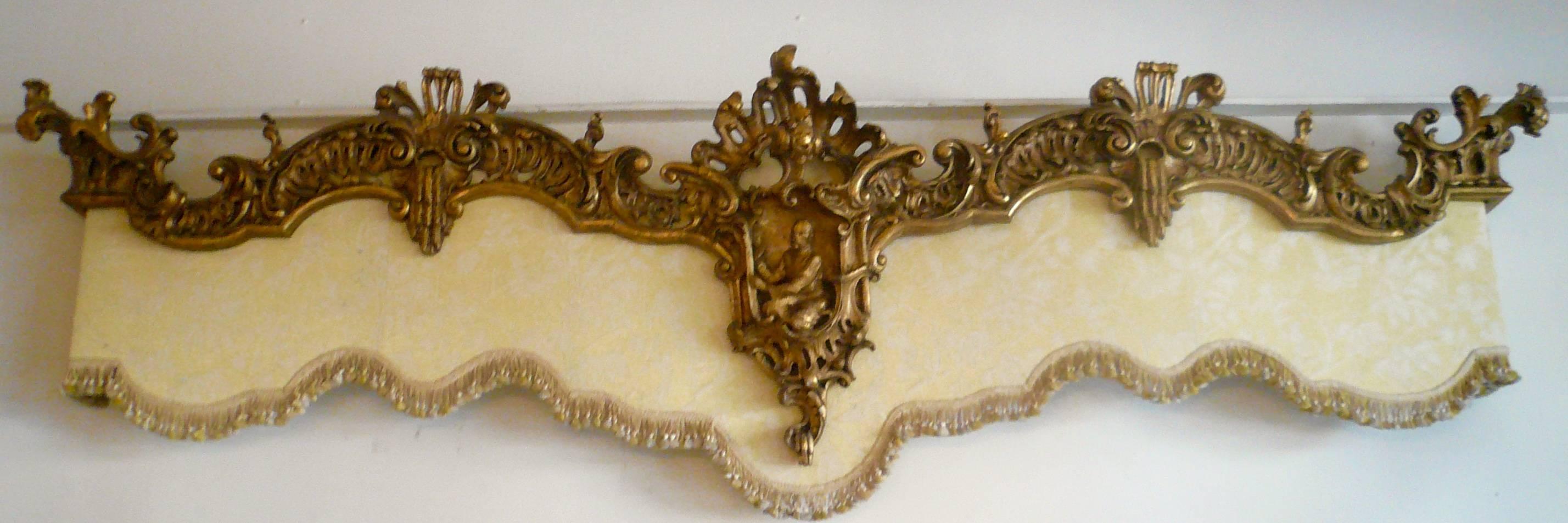 Wood Carved and Giltwood Chinese Chippendale Style Pelmet with Damask Valance