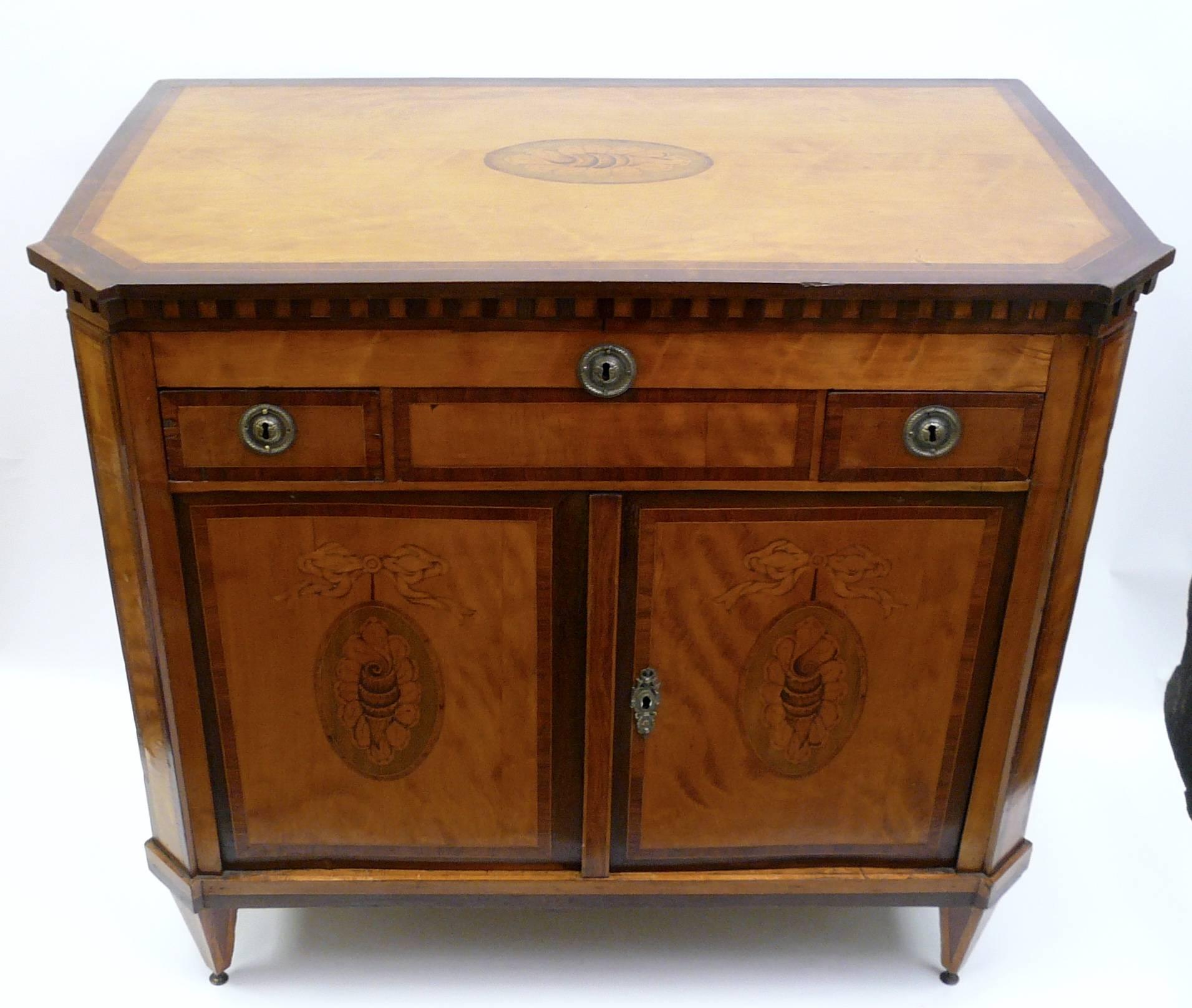Fine Early 19th Century Dutch Inlay Commode or Klapbuffet For Sale 2