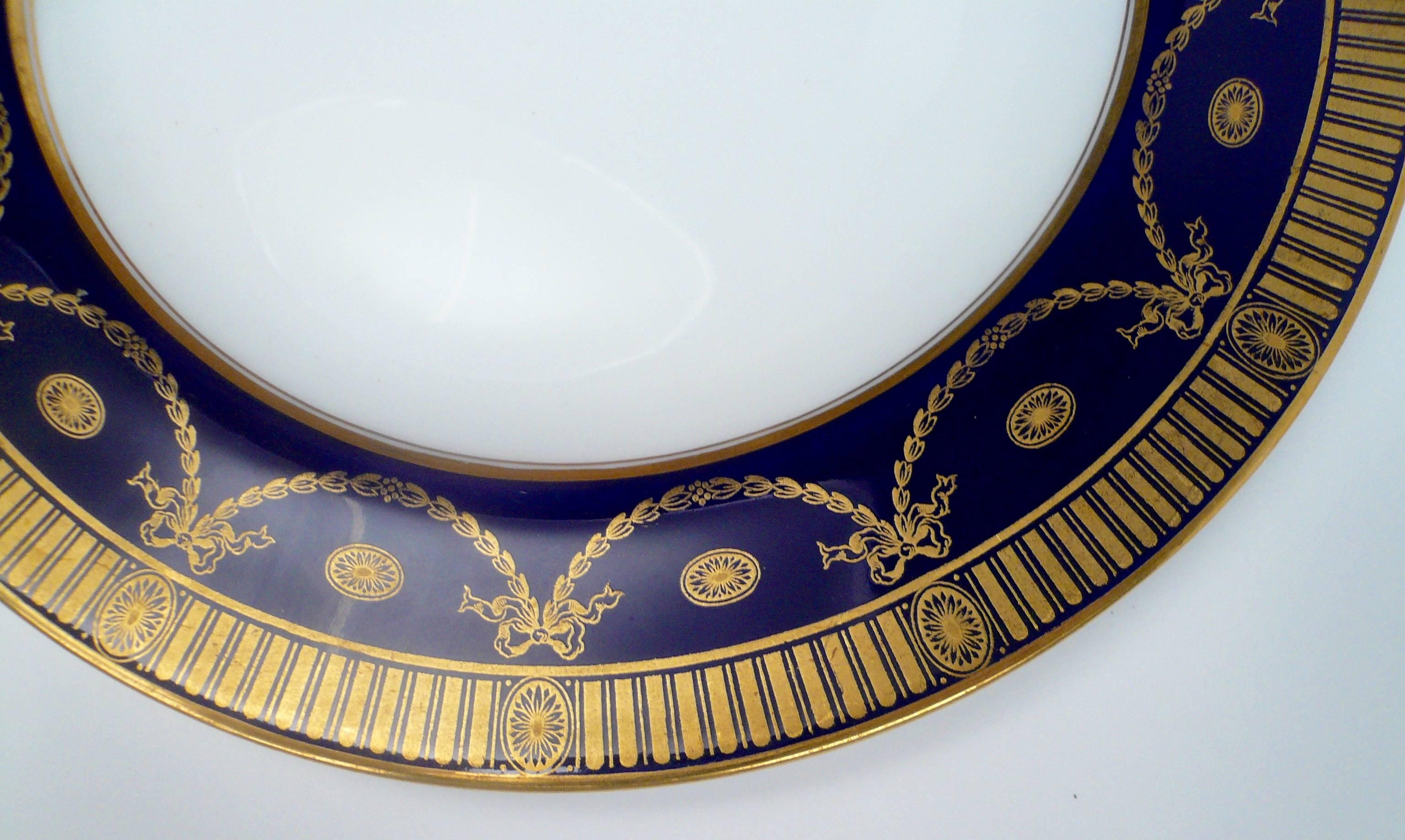 12 Spode Cobalt and Gilt Porcelain Dinner Plates In Excellent Condition In Pittsburgh, PA
