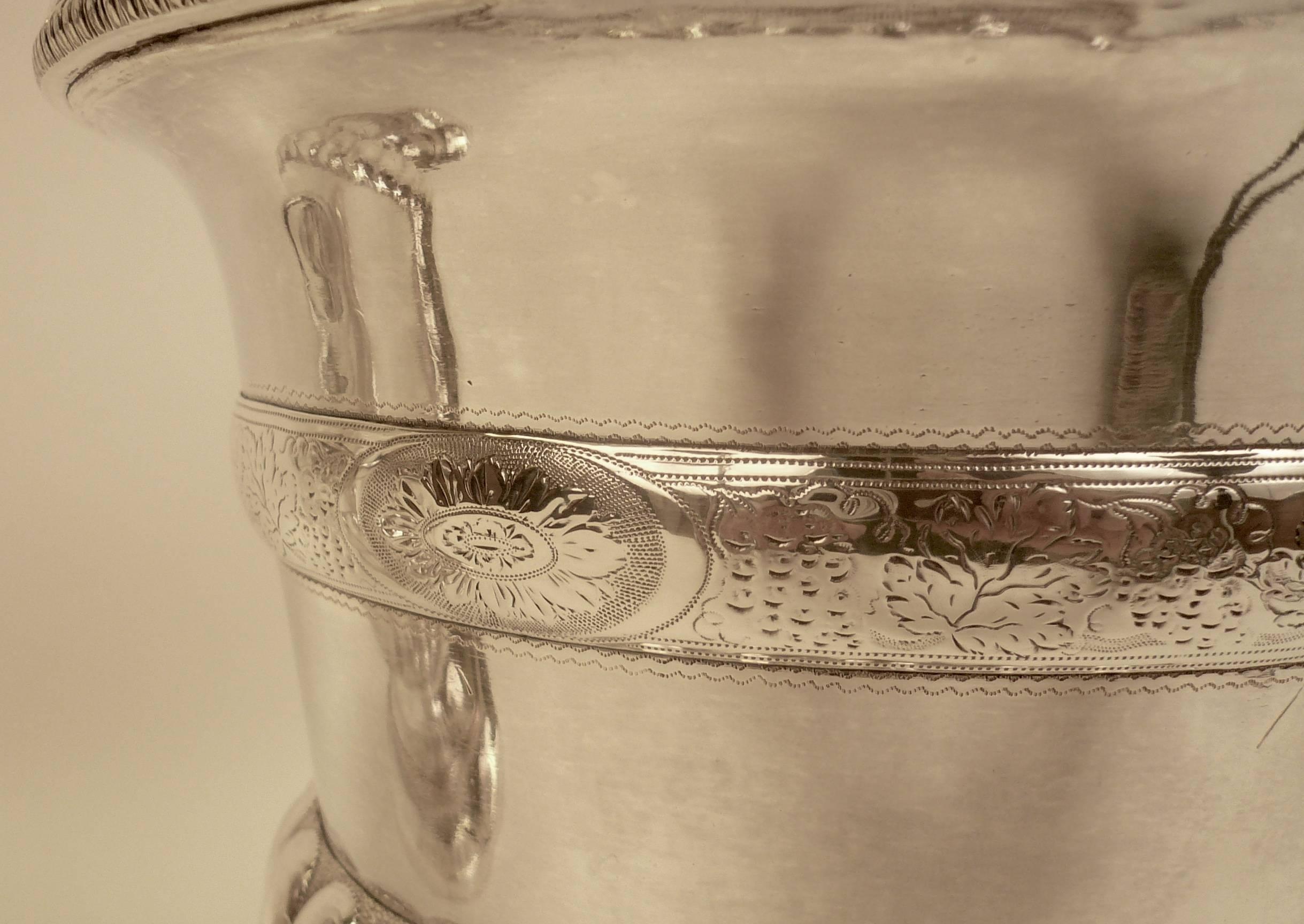 Pareja de neveras inglesas para vino chapadas en Sheffield antiguo de Jorge III, hacia 1790 en Excelente estado para la venta en Pittsburgh, PA