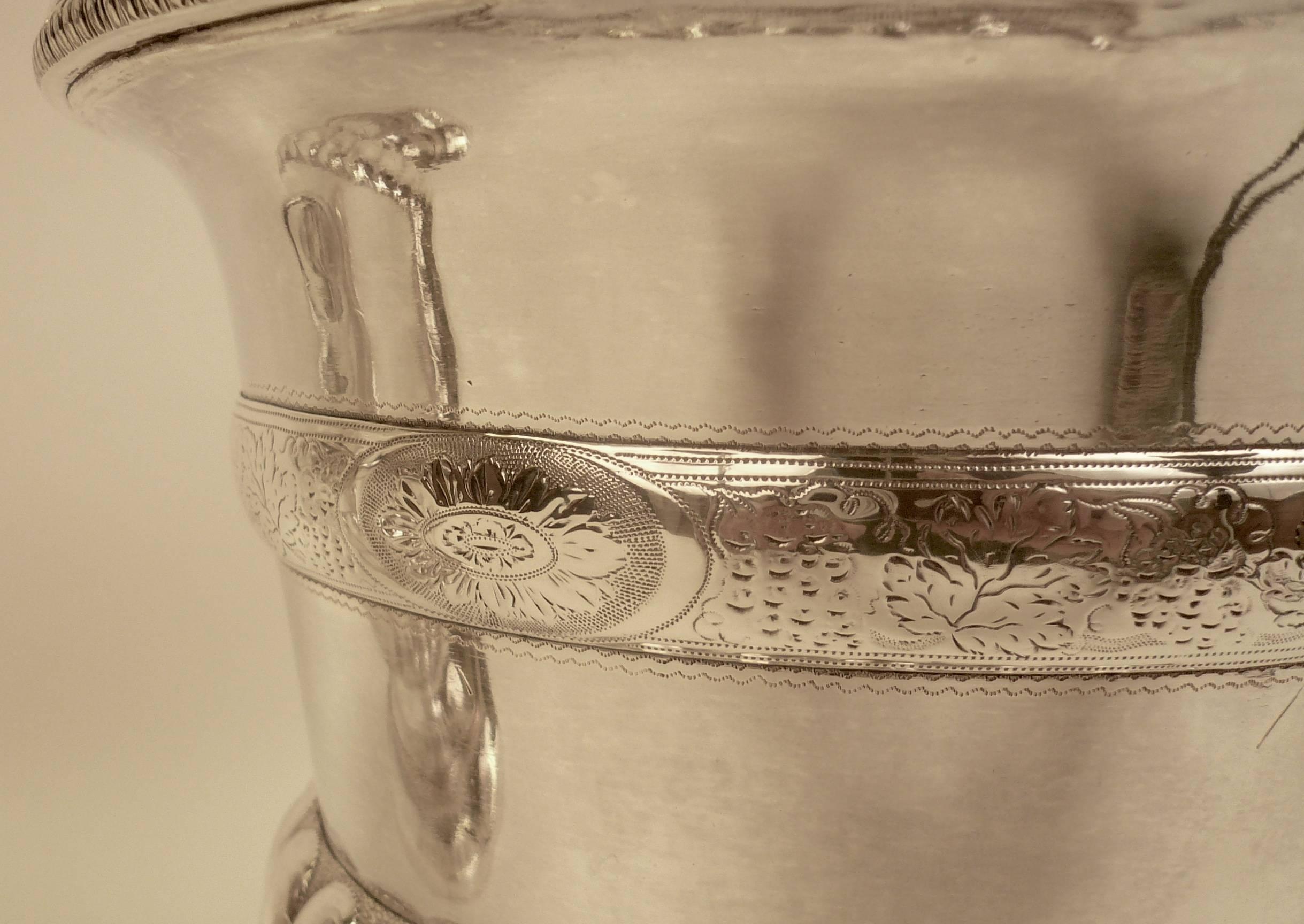 Pair of English George III Old Sheffield Plated Wine Coolers, circa 1790 In Excellent Condition For Sale In Pittsburgh, PA