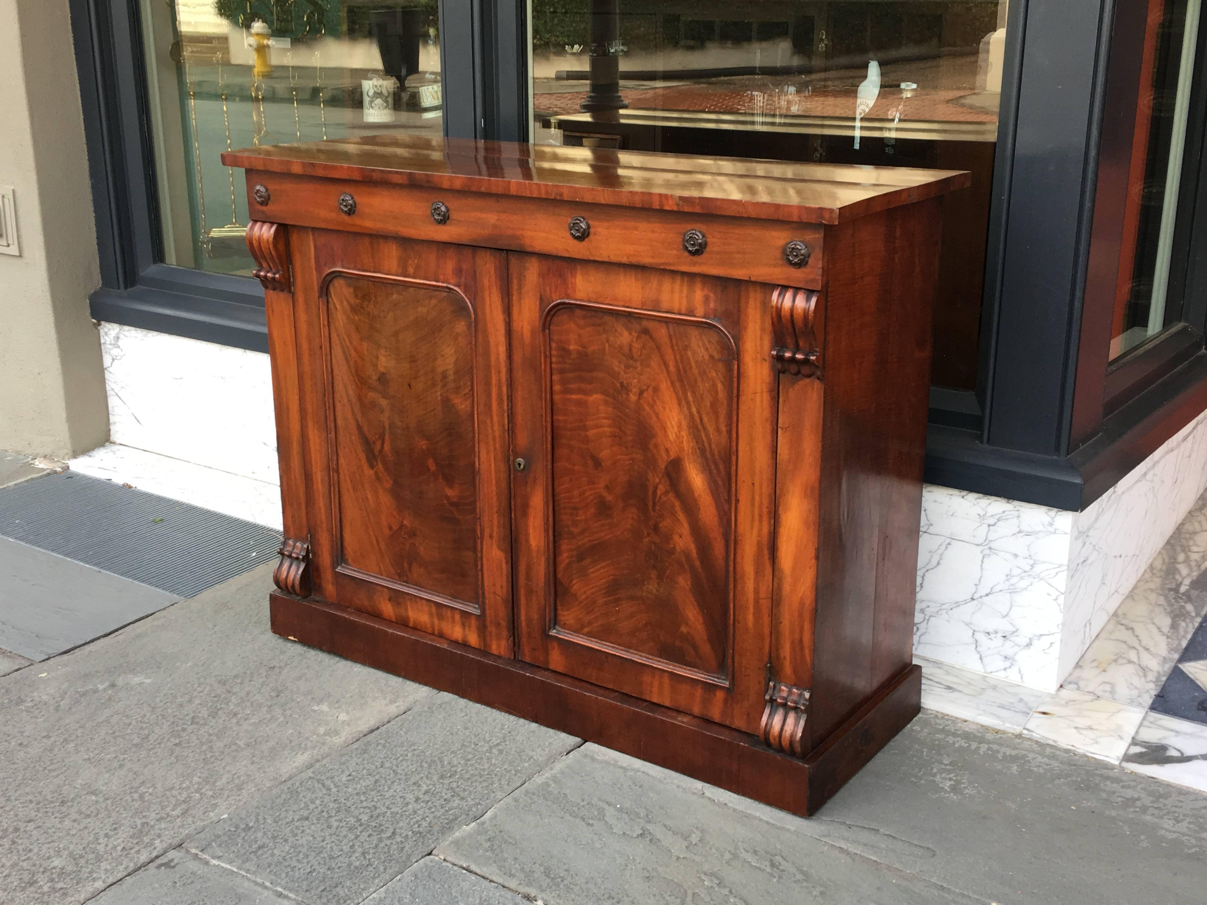 English Rosewood 19th Century Cabinet In Good Condition In Charleston, SC